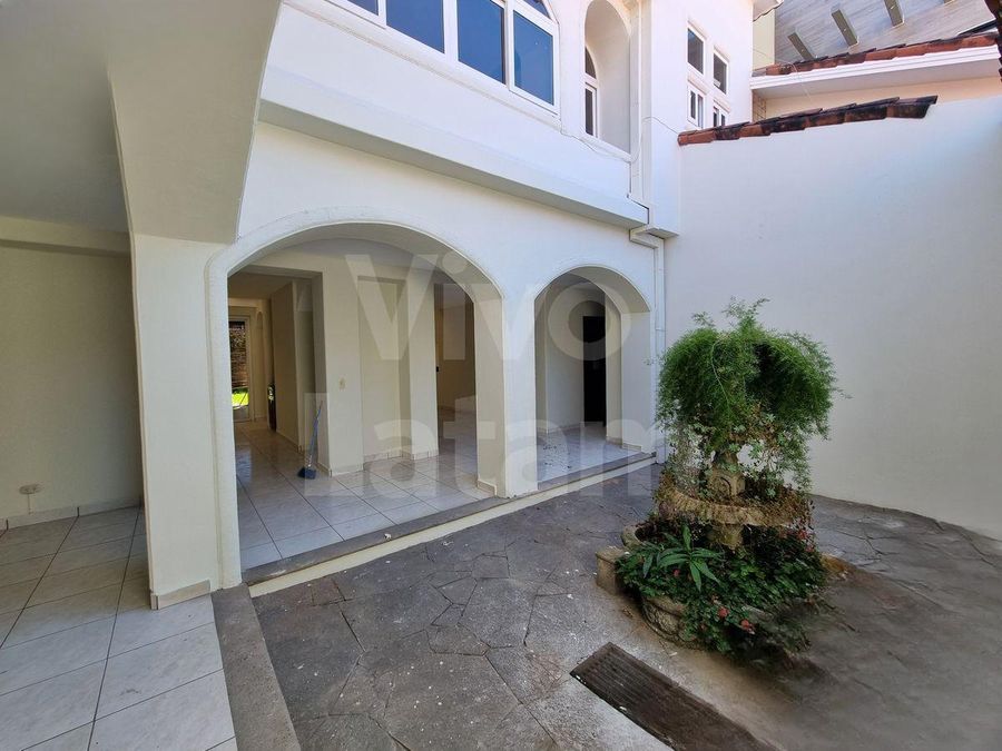 Home for sale in Santa Elena