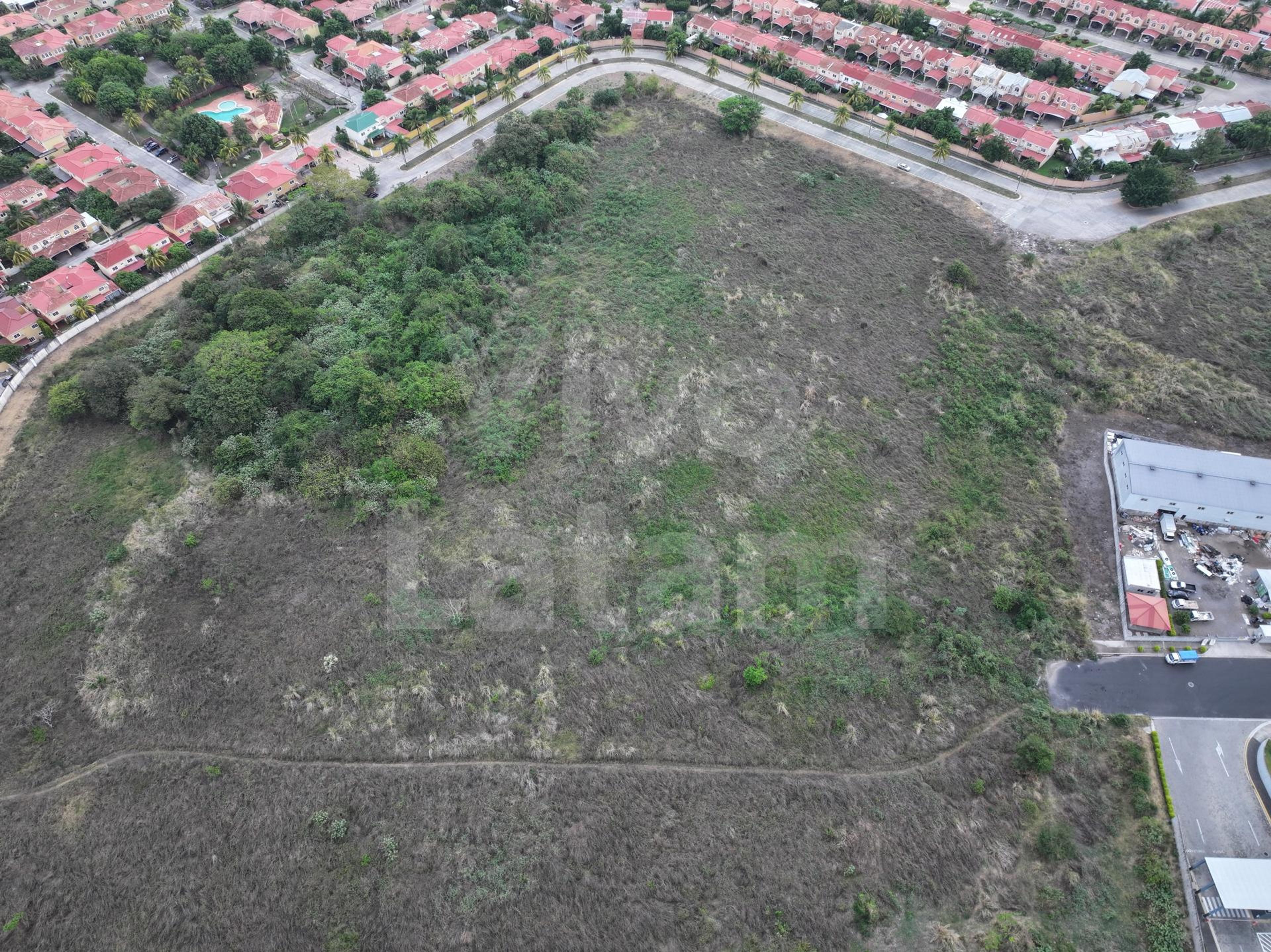 Industrial land for sale in Industrial Intercomplex Park