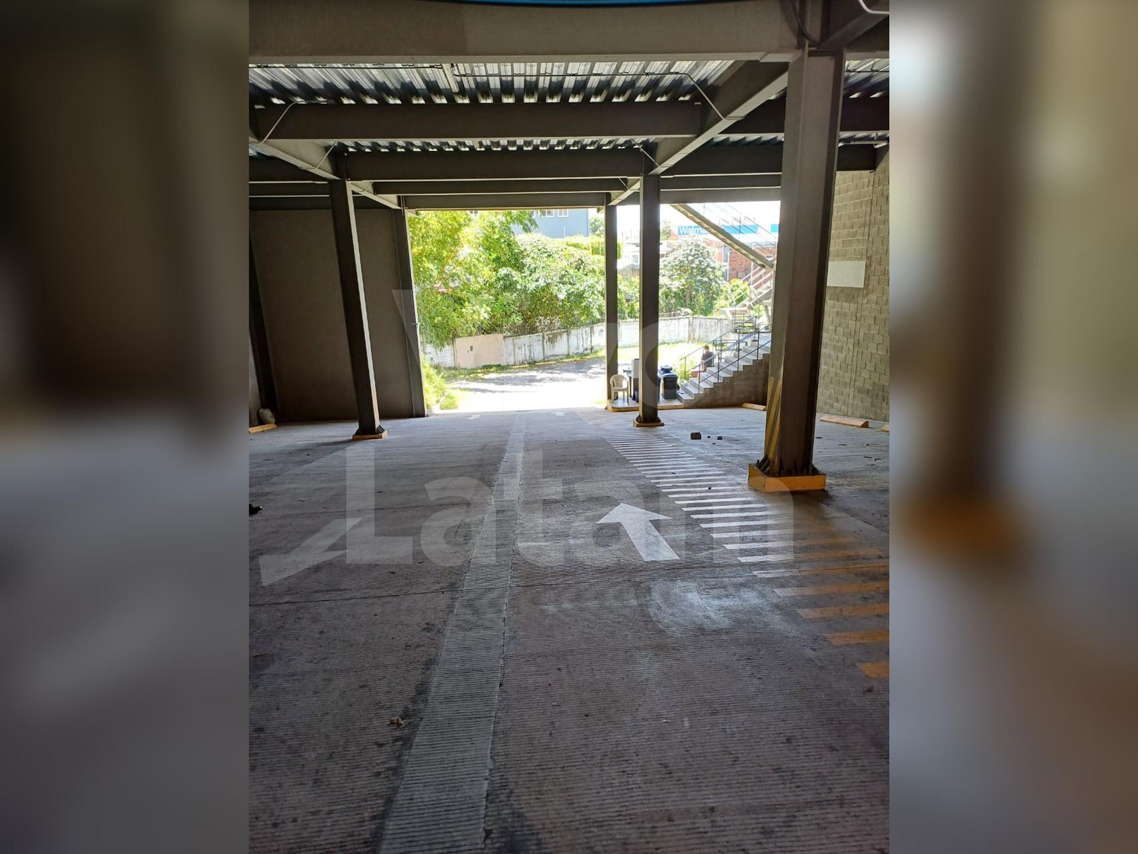 Edificio commercial en alquiler en Colonia La Mascota