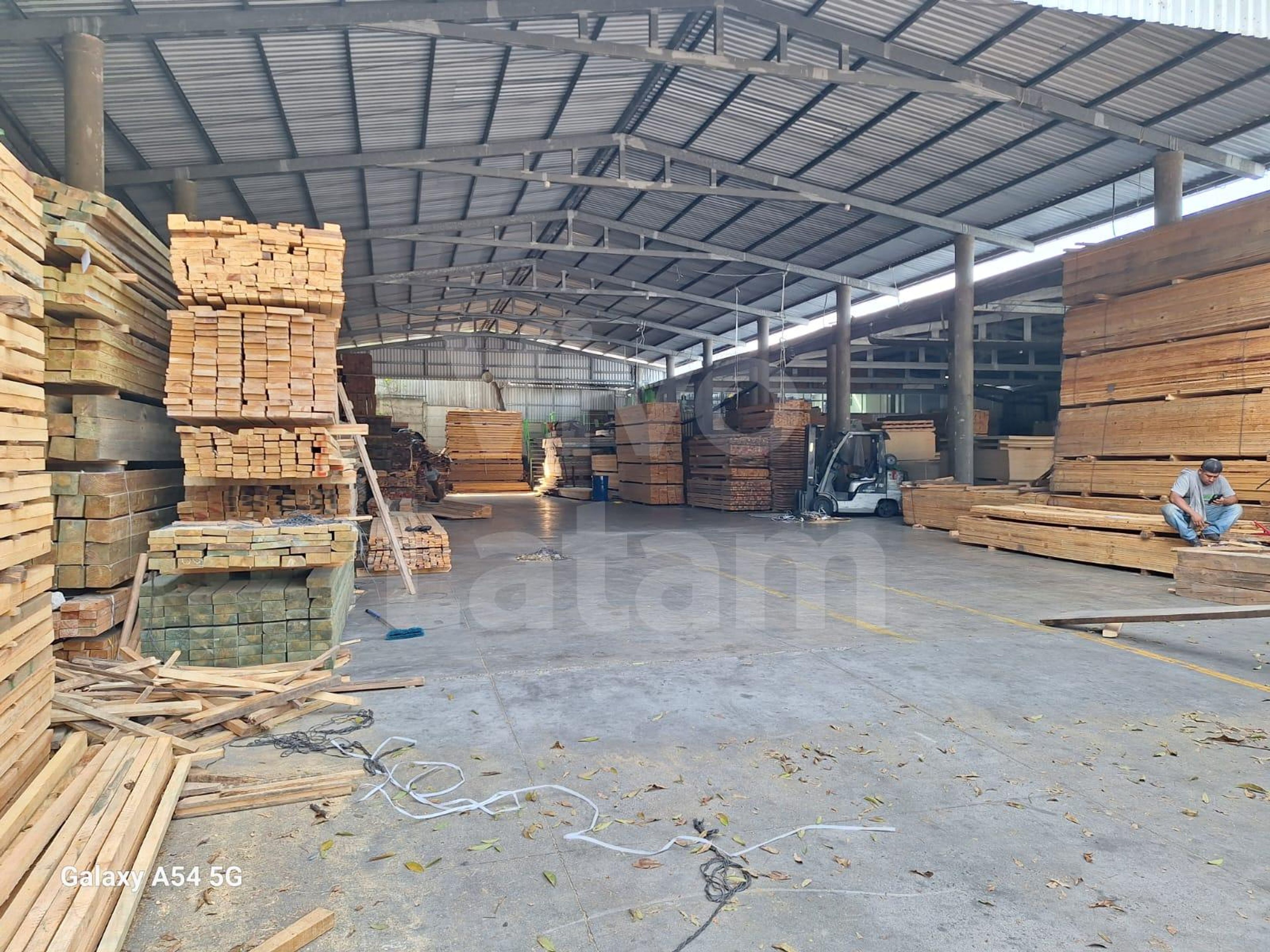 Propiedad industrial en venta y alquiler en San Salvador
