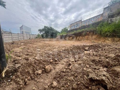 Lot for rent in San Salvador