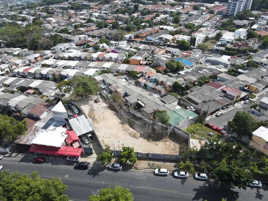Lot for rent in San Salvador