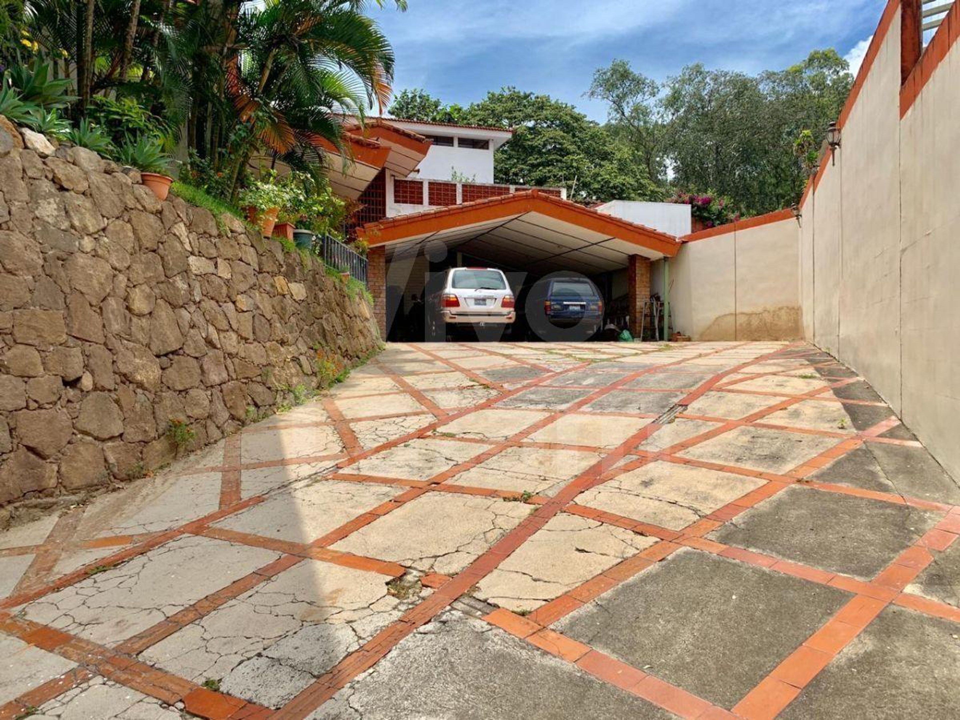 Casa familiar en alquiler en Colonia Maquilishuat