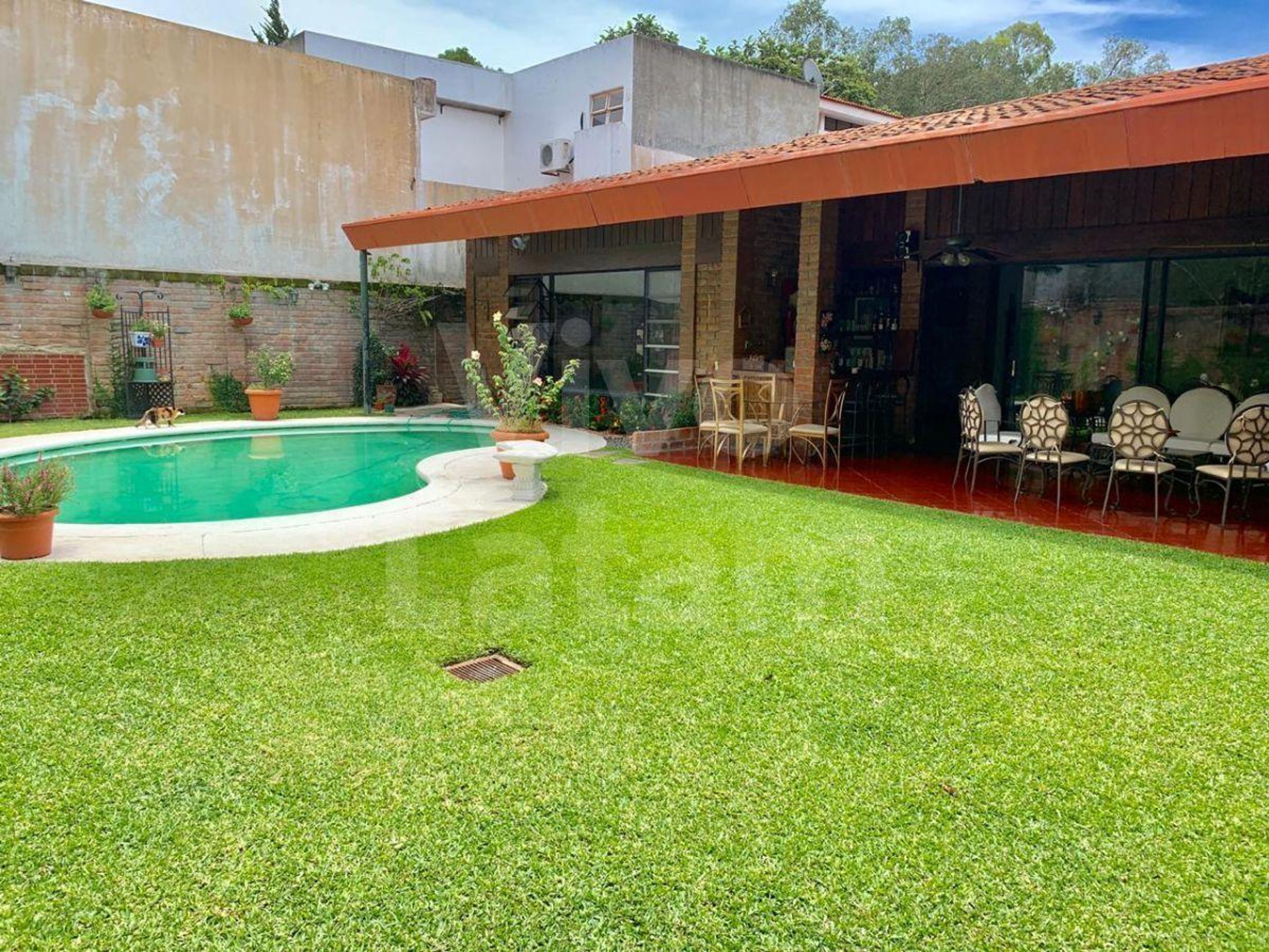 Casa familiar en alquiler en Colonia Maquilishuat