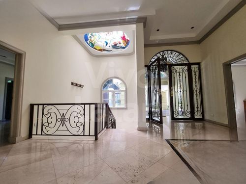 Casa familiar en venta en Residencial Sierra Santa Elena