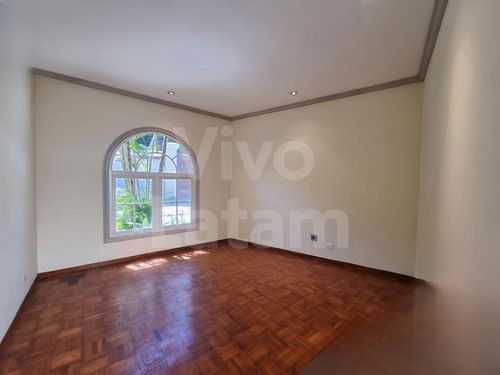 Casa familiar en venta en Residencial Sierra Santa Elena