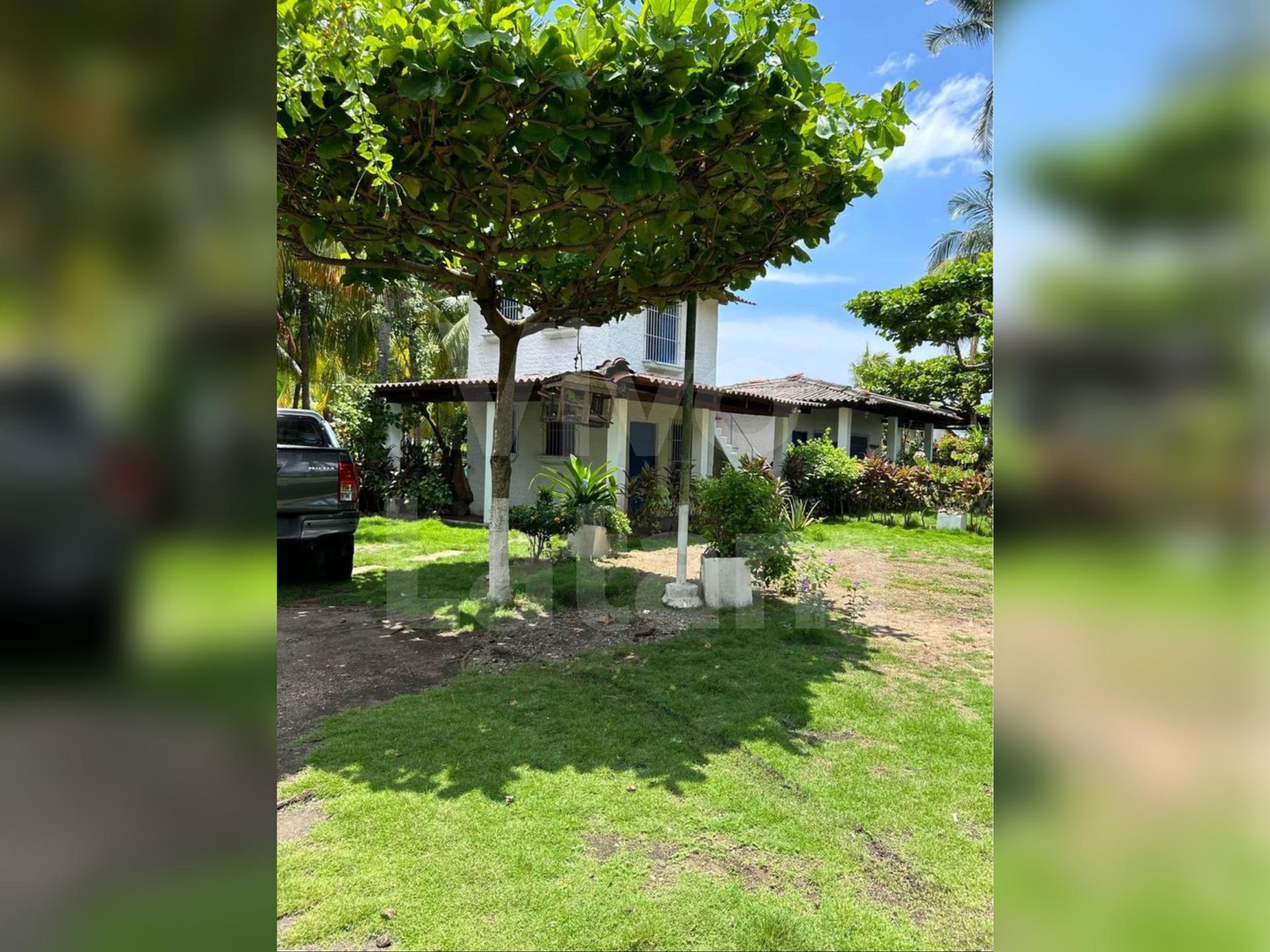 Beach home for sale in Barra Salada Beach