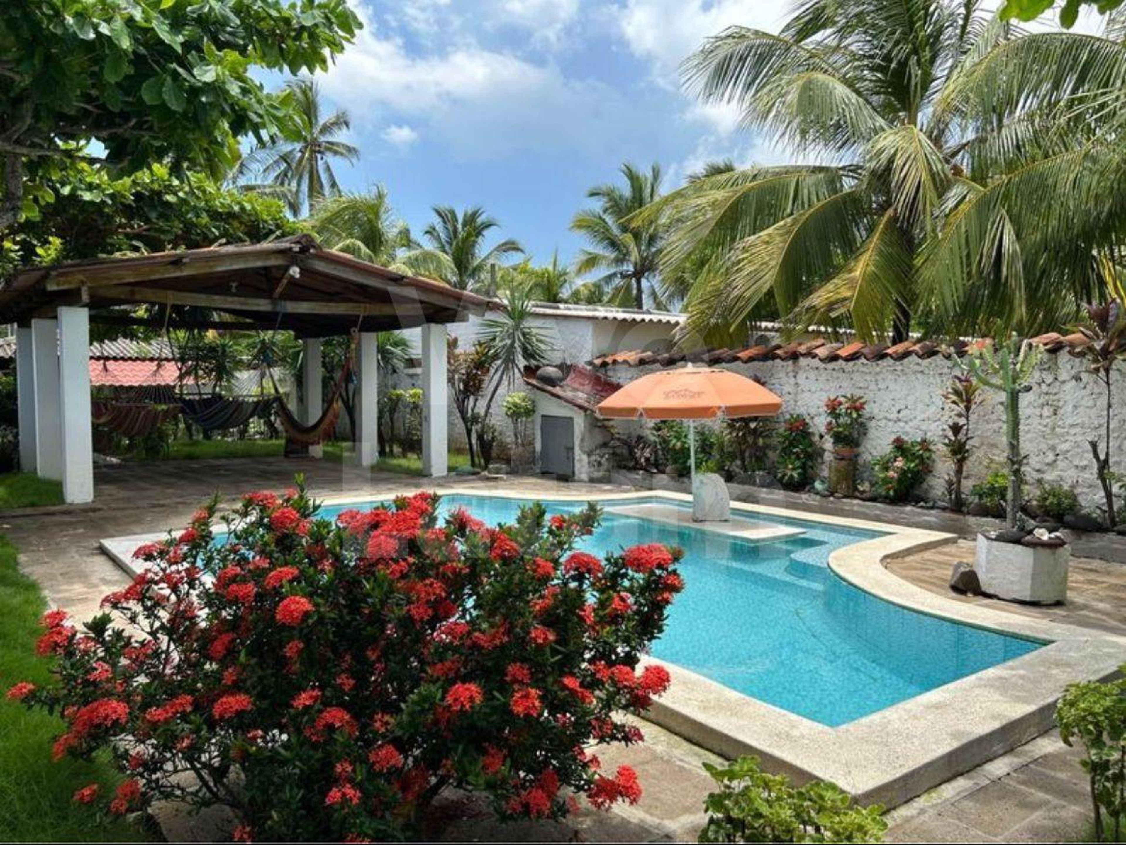 Beach home for sale in Barra Salada Beach