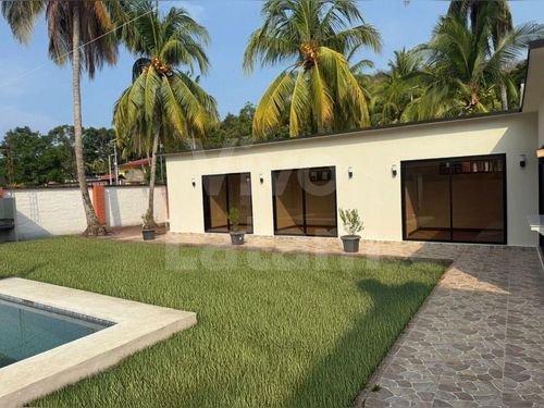 Casa de playa en venta en Playa Mizata
