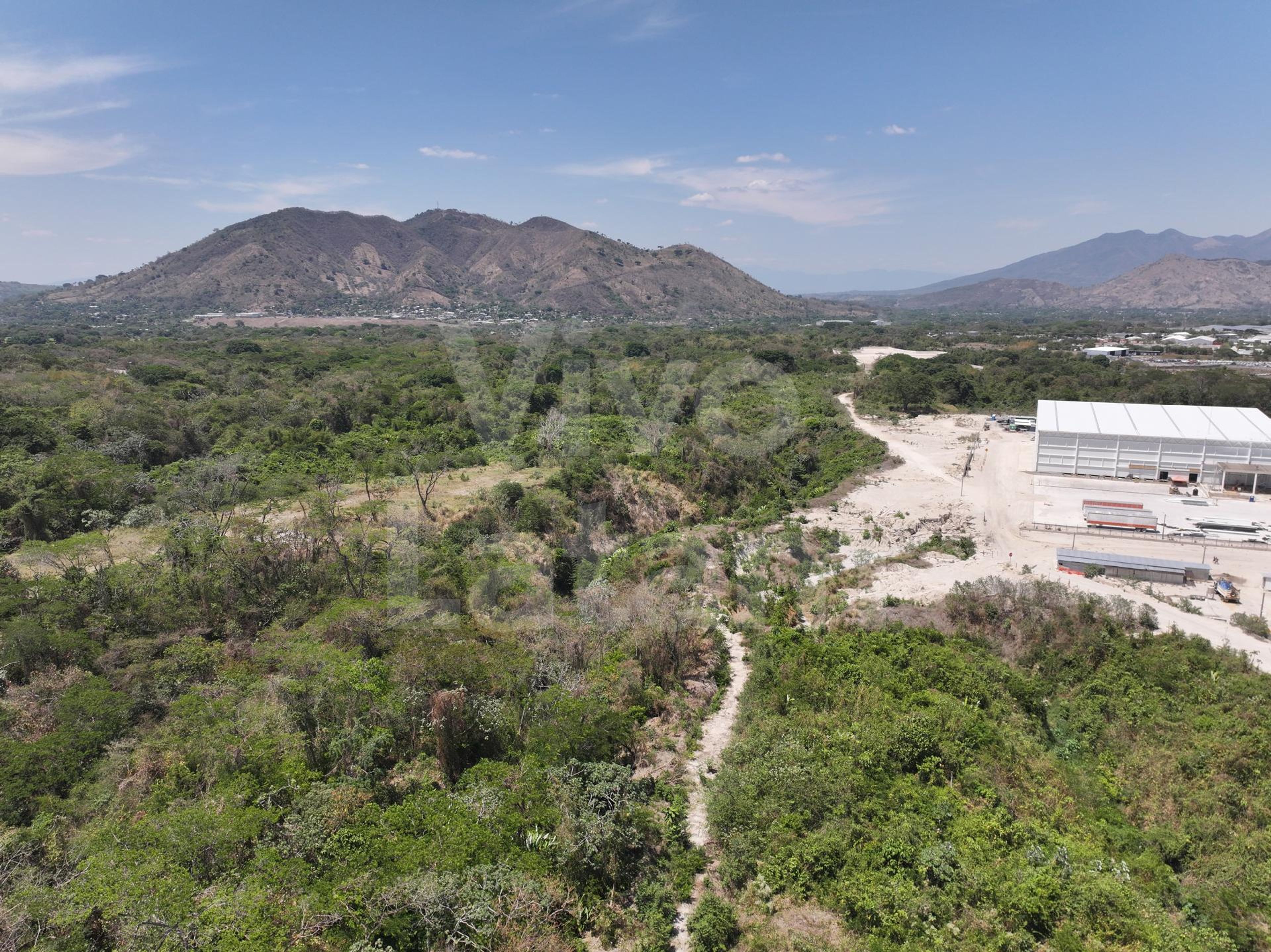 Industrial land for sale in Parque Industrial Apachulco