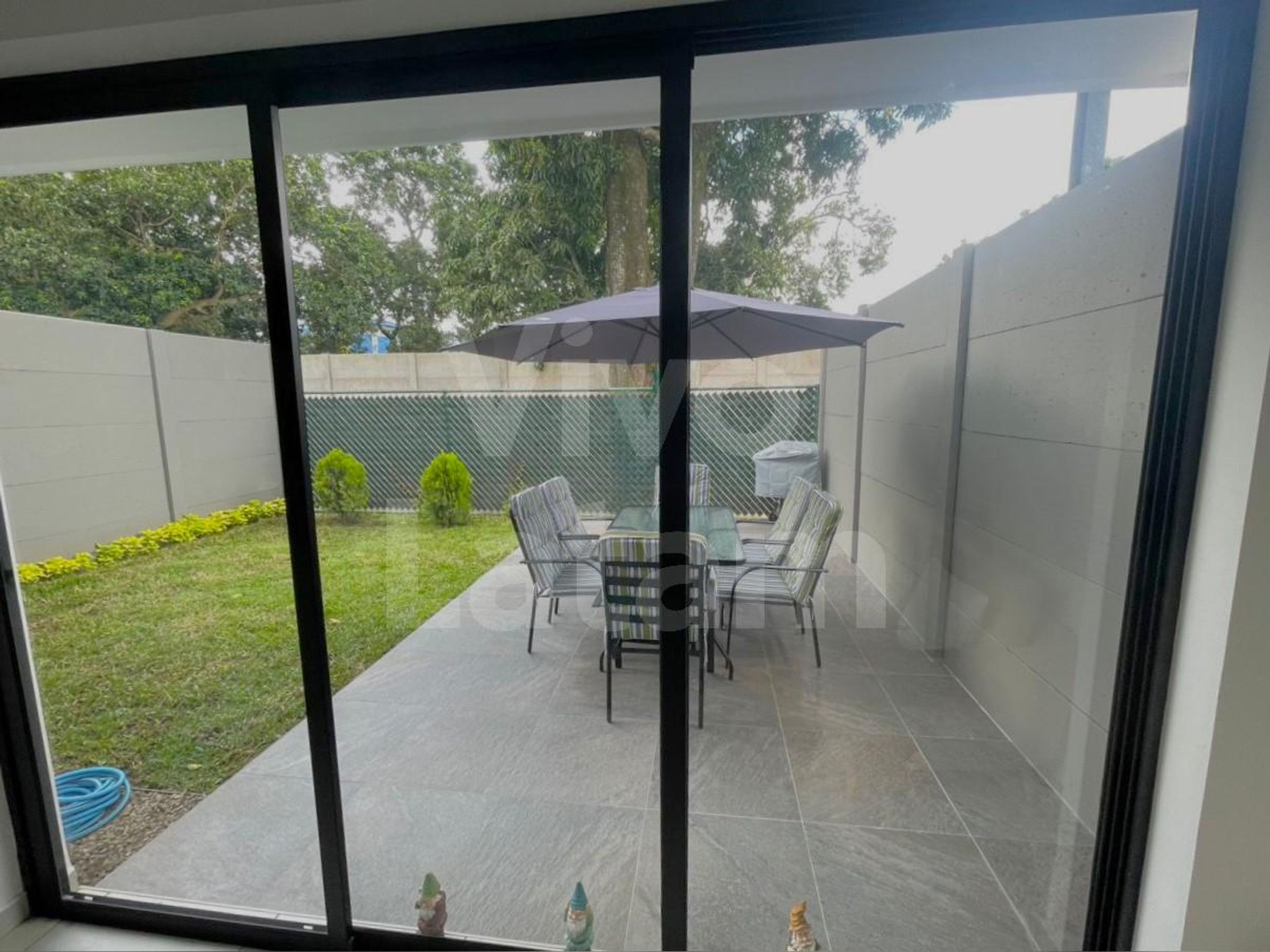 Casa familiar en venta en Santa Tecla