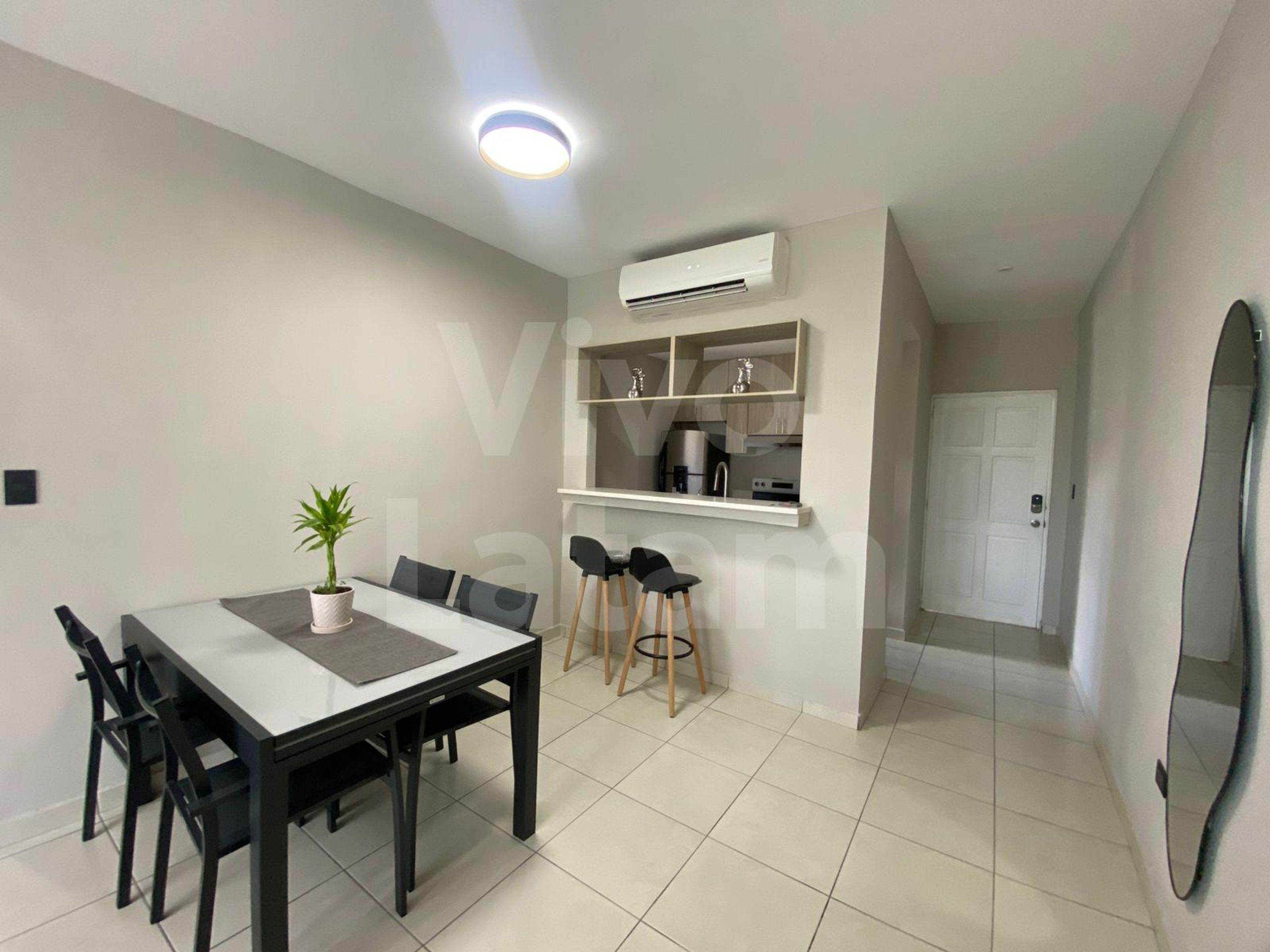 Apartamento en alquiler en Colonia Escalón