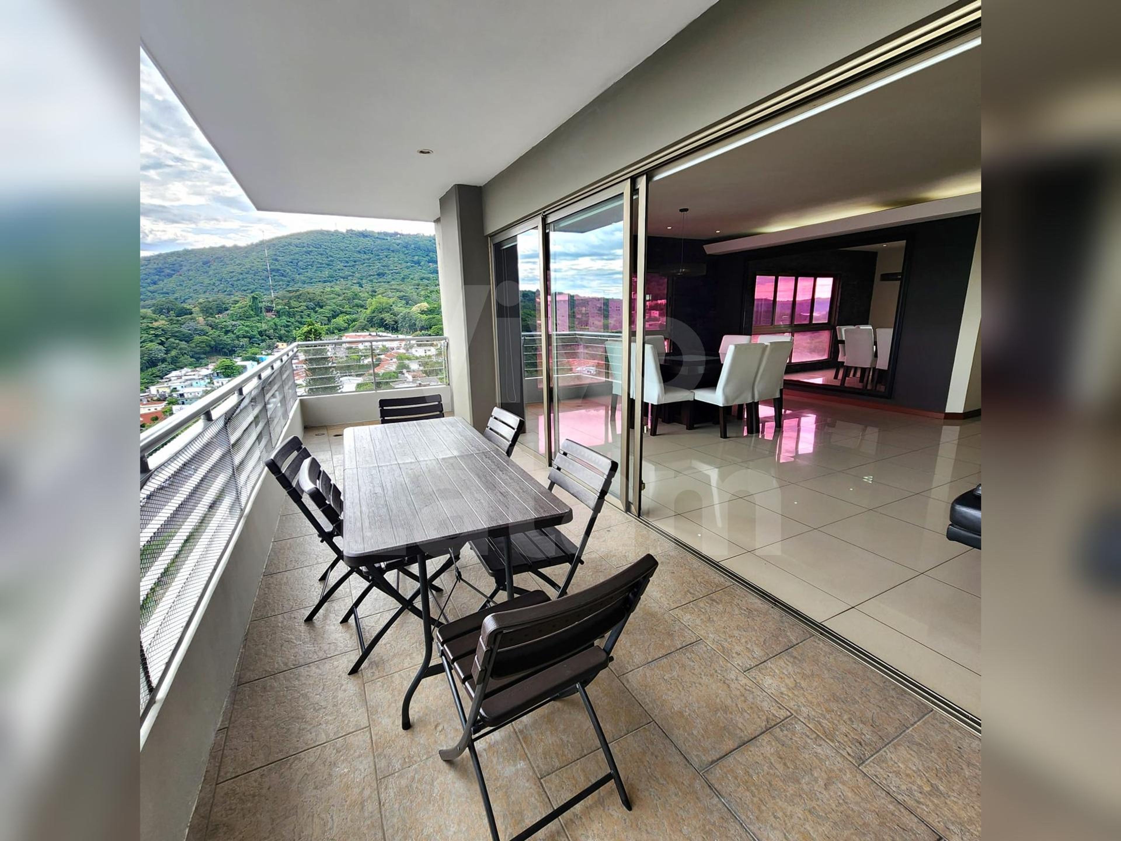 Apartamento en alquiler en Colonia Escalón