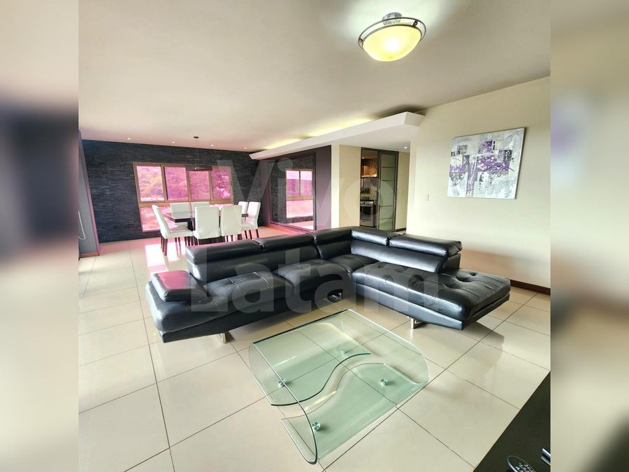Apartamento en alquiler en Colonia Escalón
