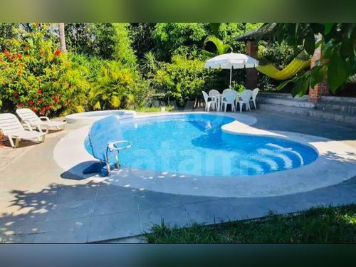 Home for sale in Suchitoto