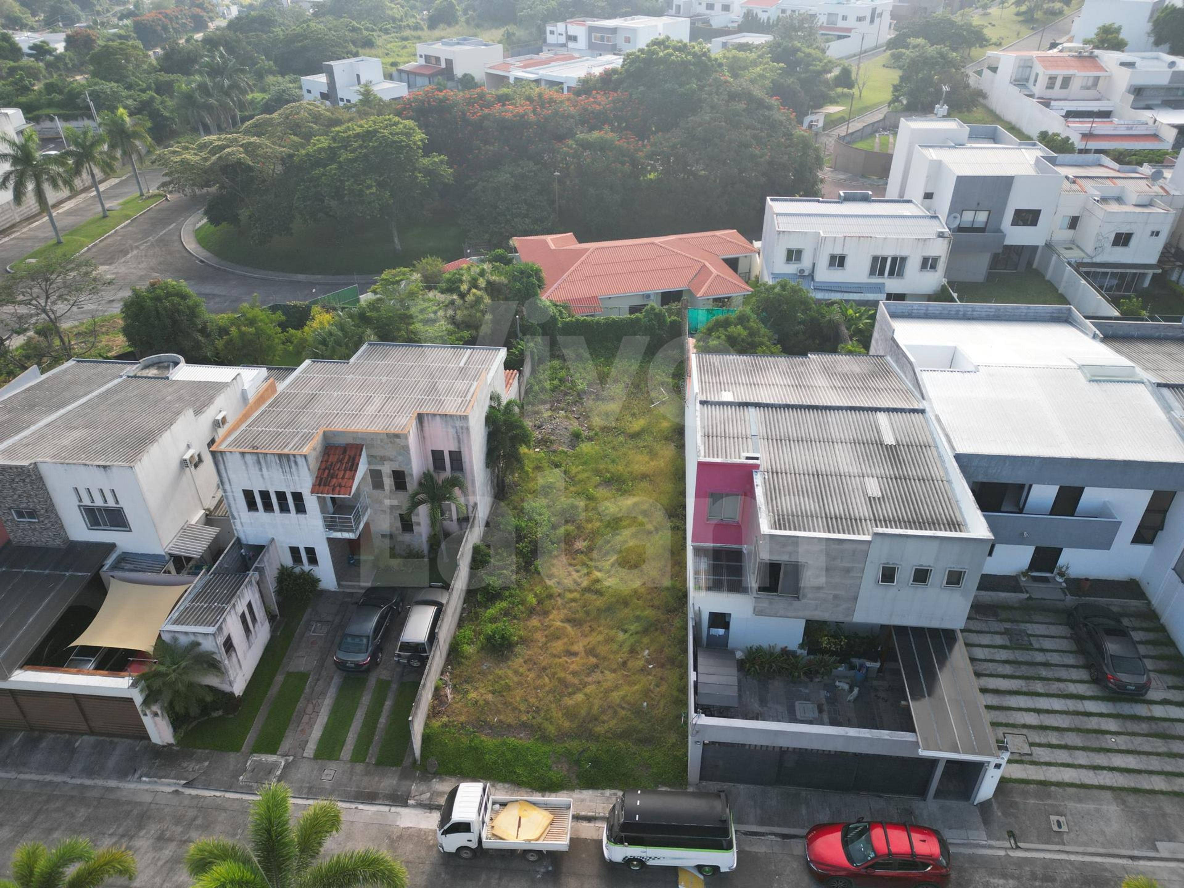 Residential lot for sale in Condado Santa Elena