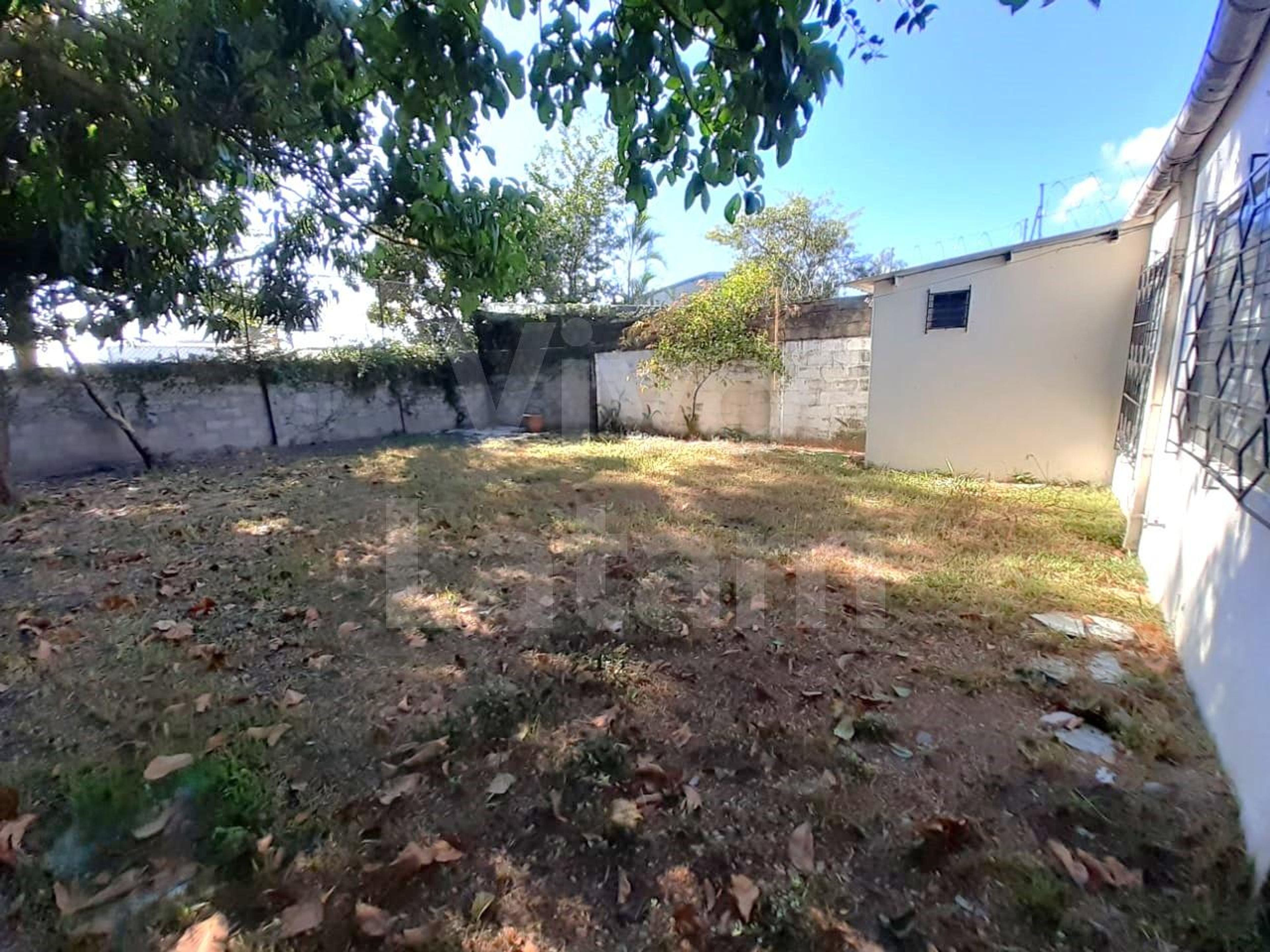 Casa familiar en venta en Santa Tecla