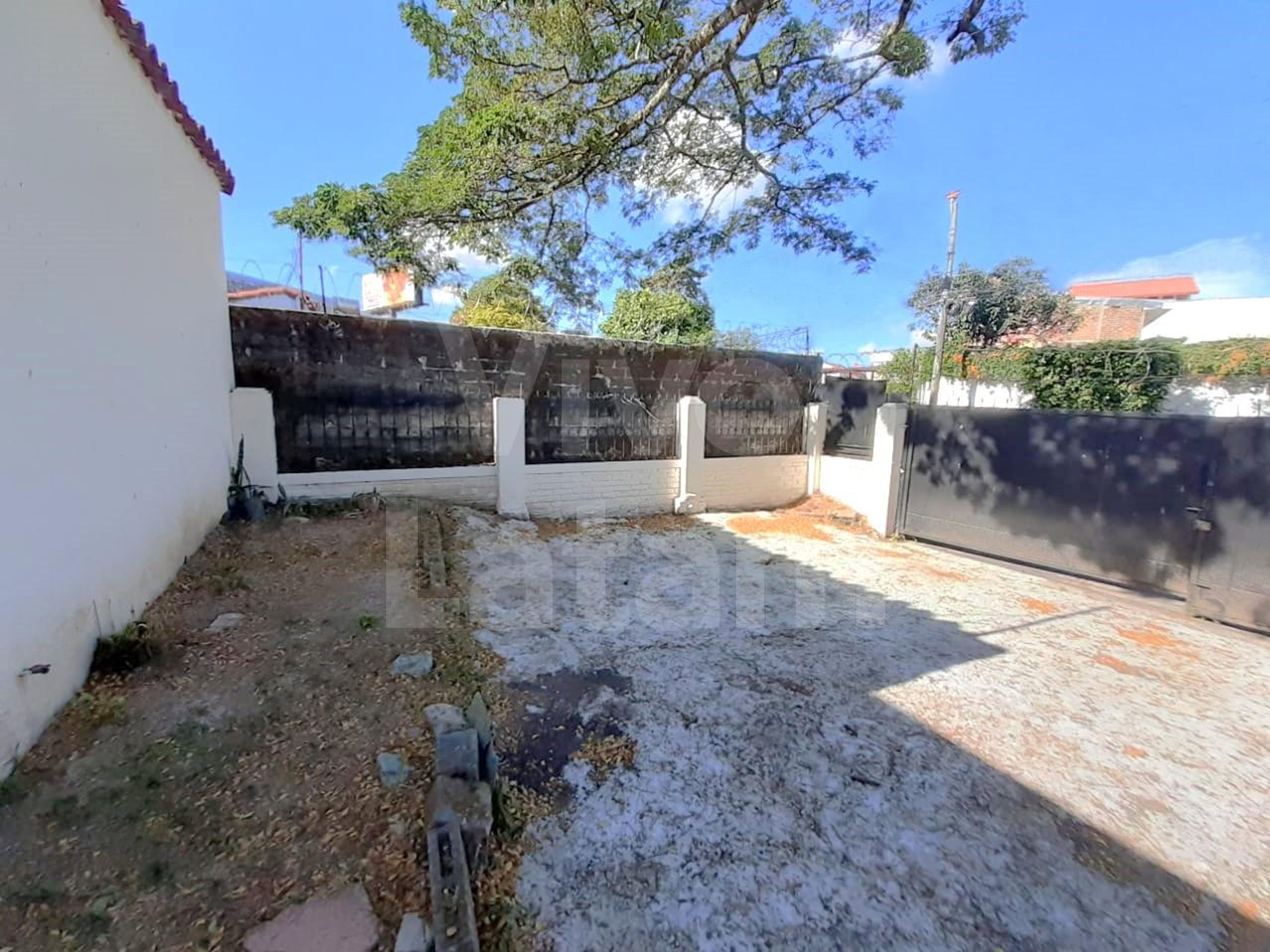 Casa familiar en venta en Santa Tecla