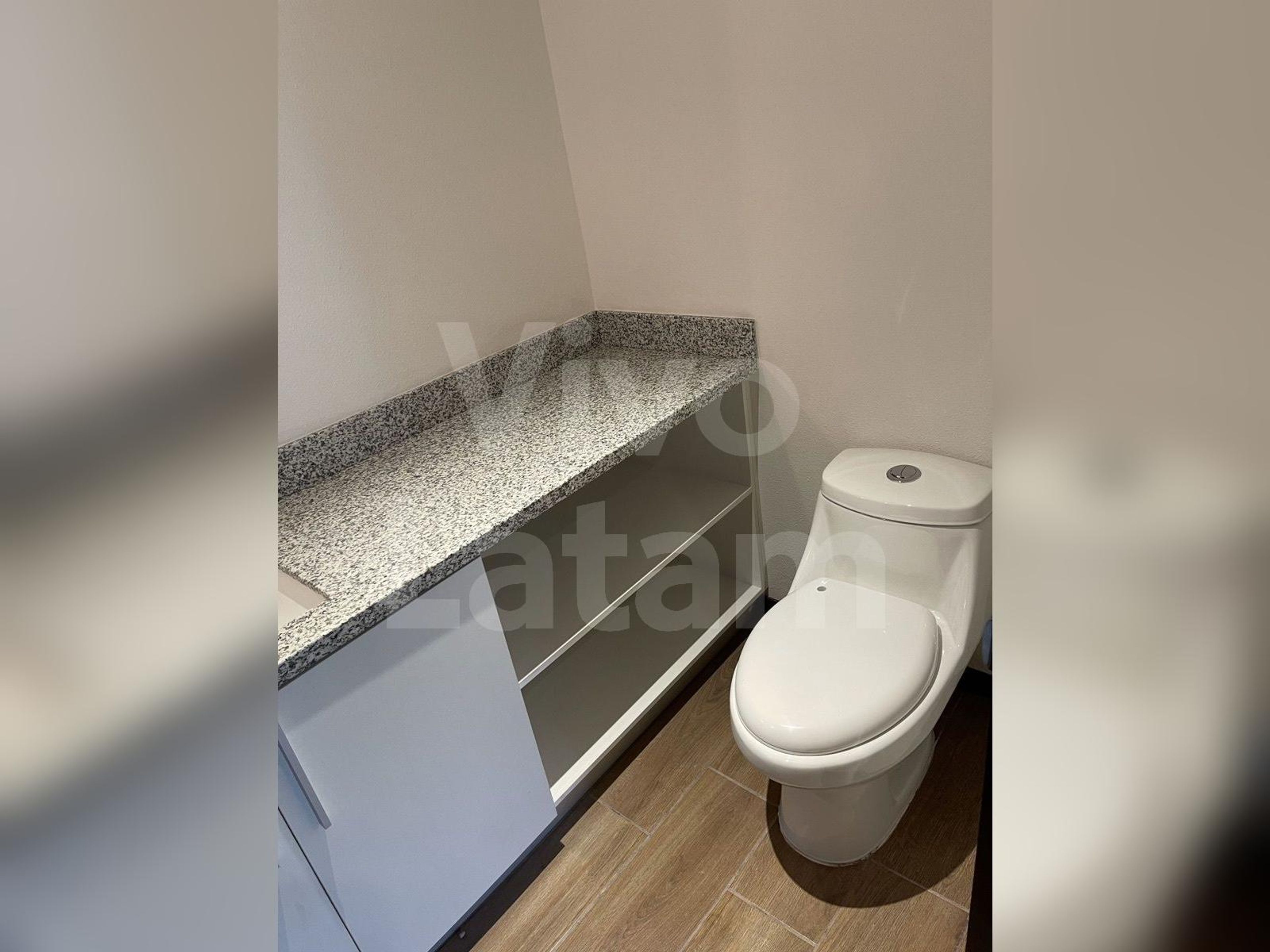 Apartment for rent in Altos Tower