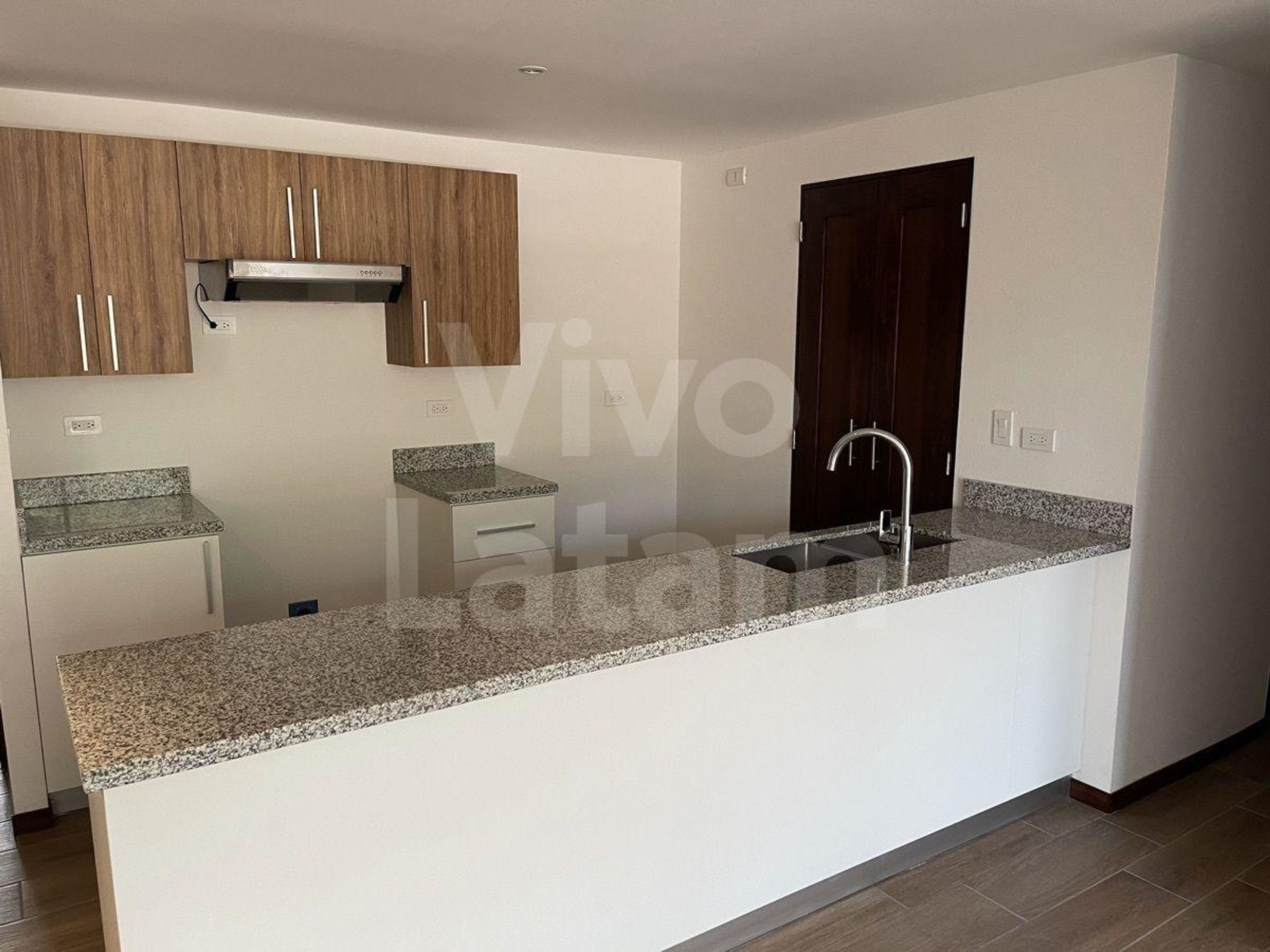 Apartment for rent in Altos Tower