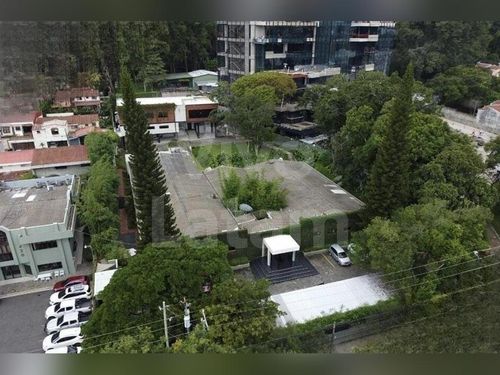 Commercial building for rent in Santa Elena