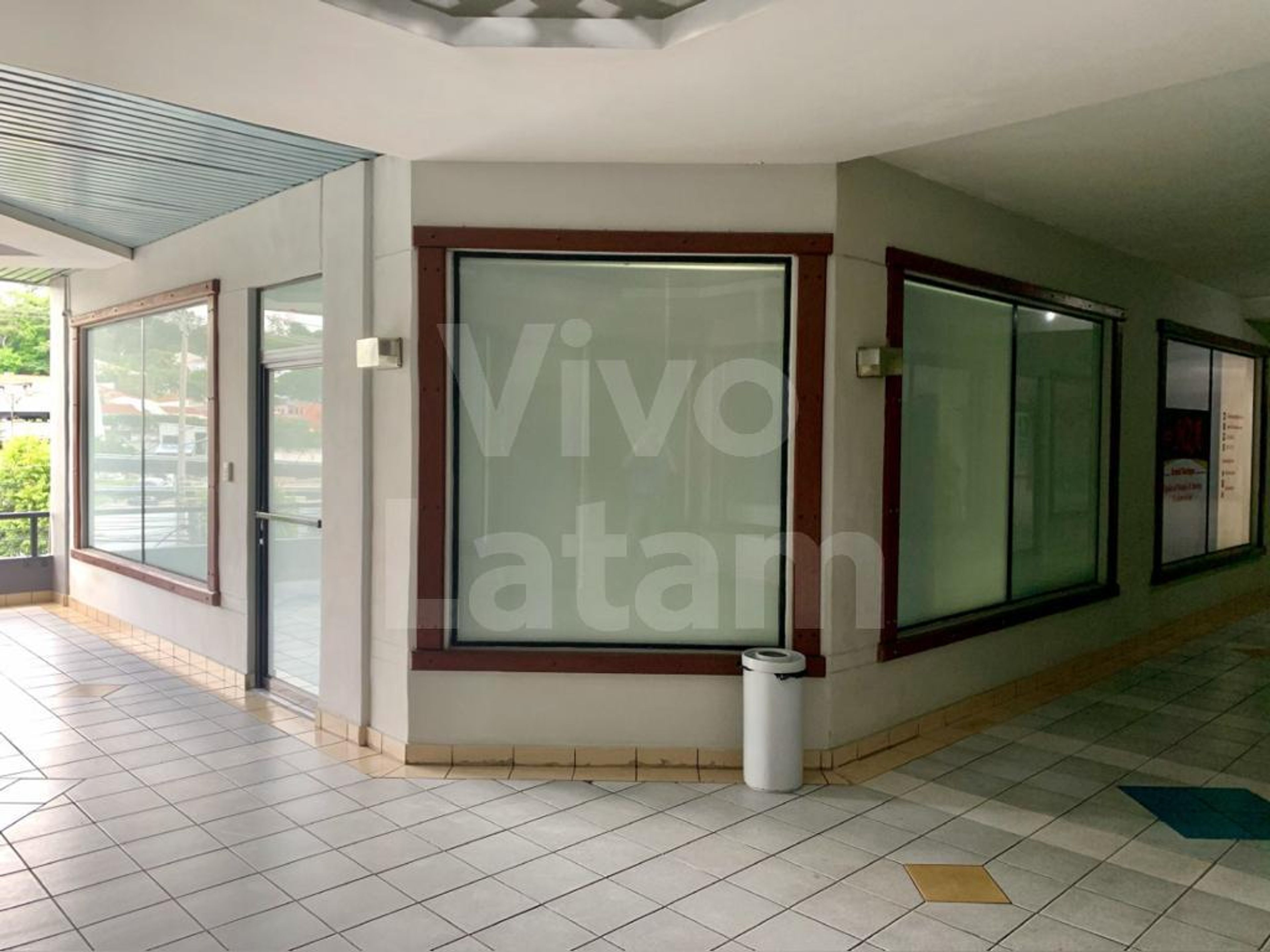 Retail property for rent in Santa Elena