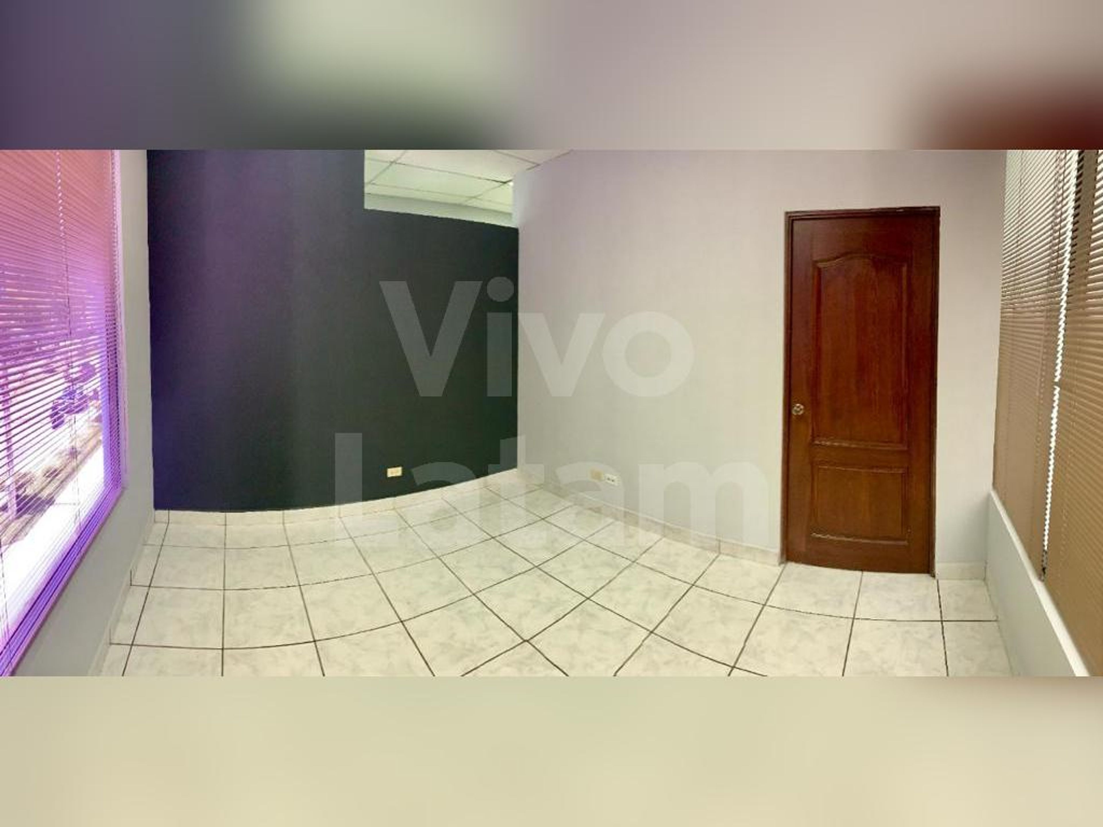 Retail property for rent in Santa Elena