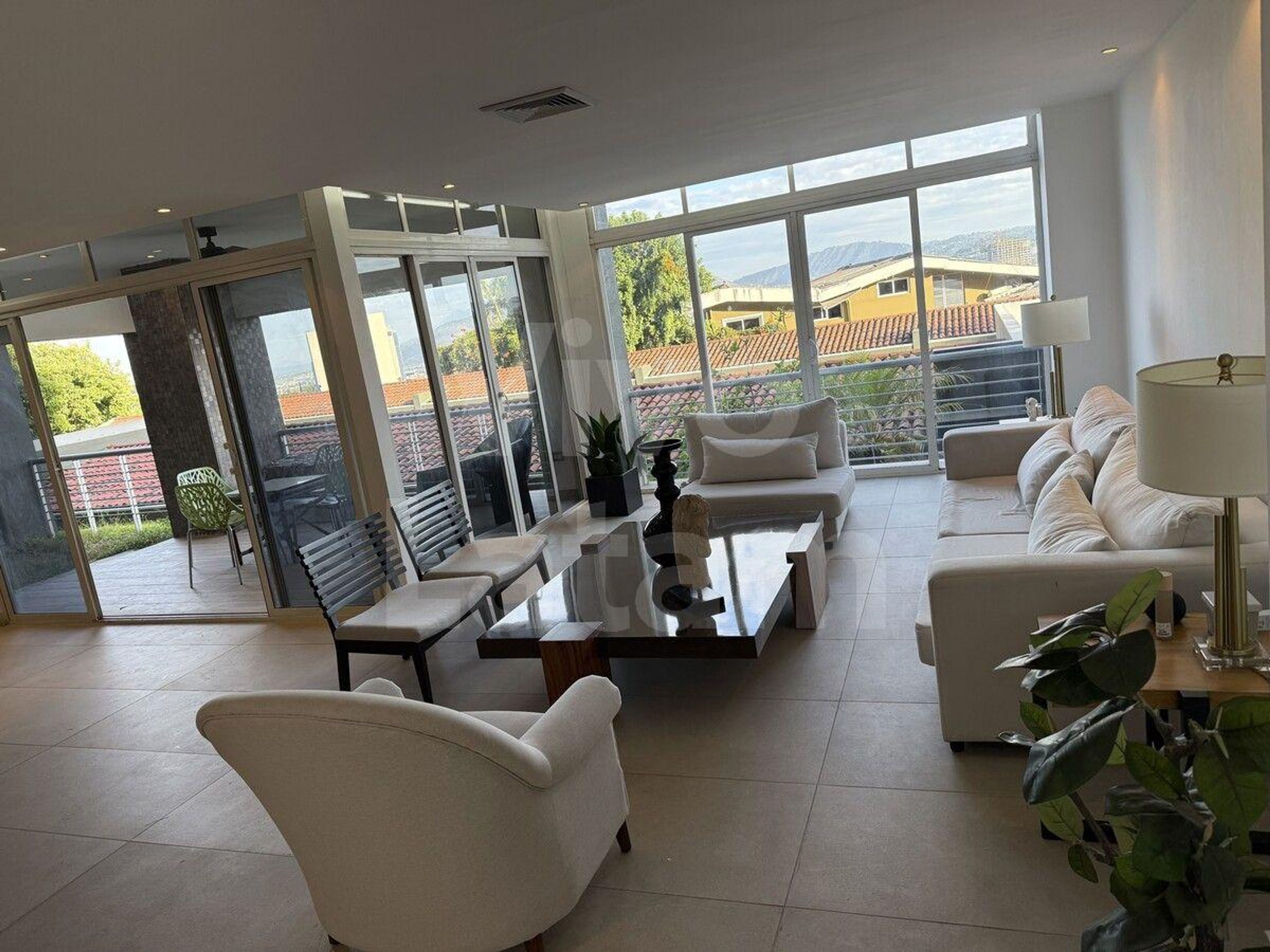 Penthouse for rent in Torre Quezaltepec