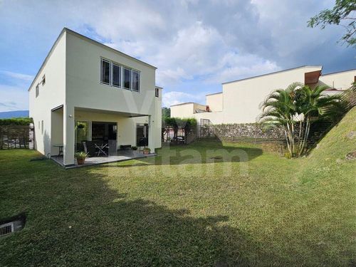 Casa familiar en venta en Garden Hills