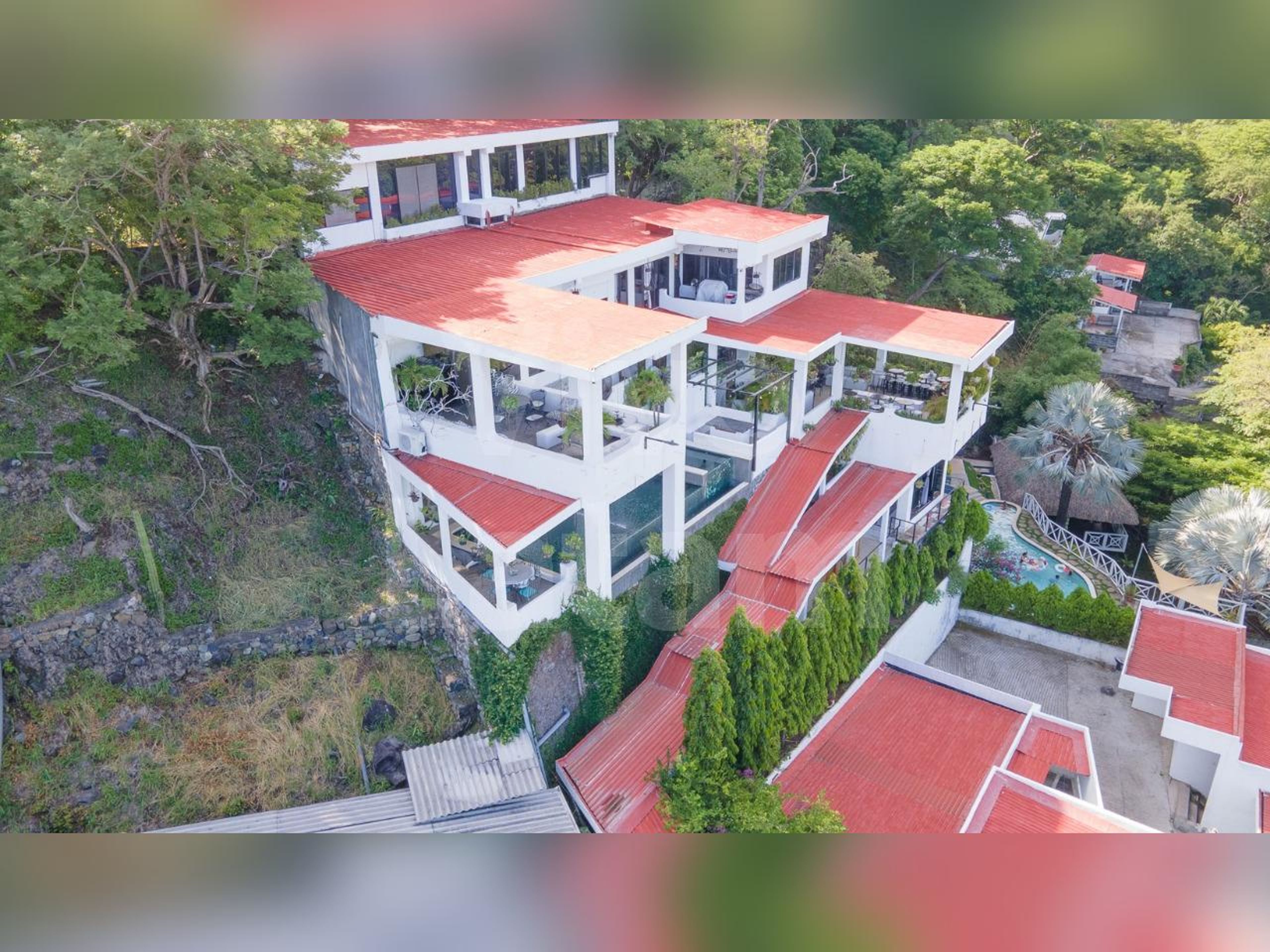 Beach home for sale in Tamanique