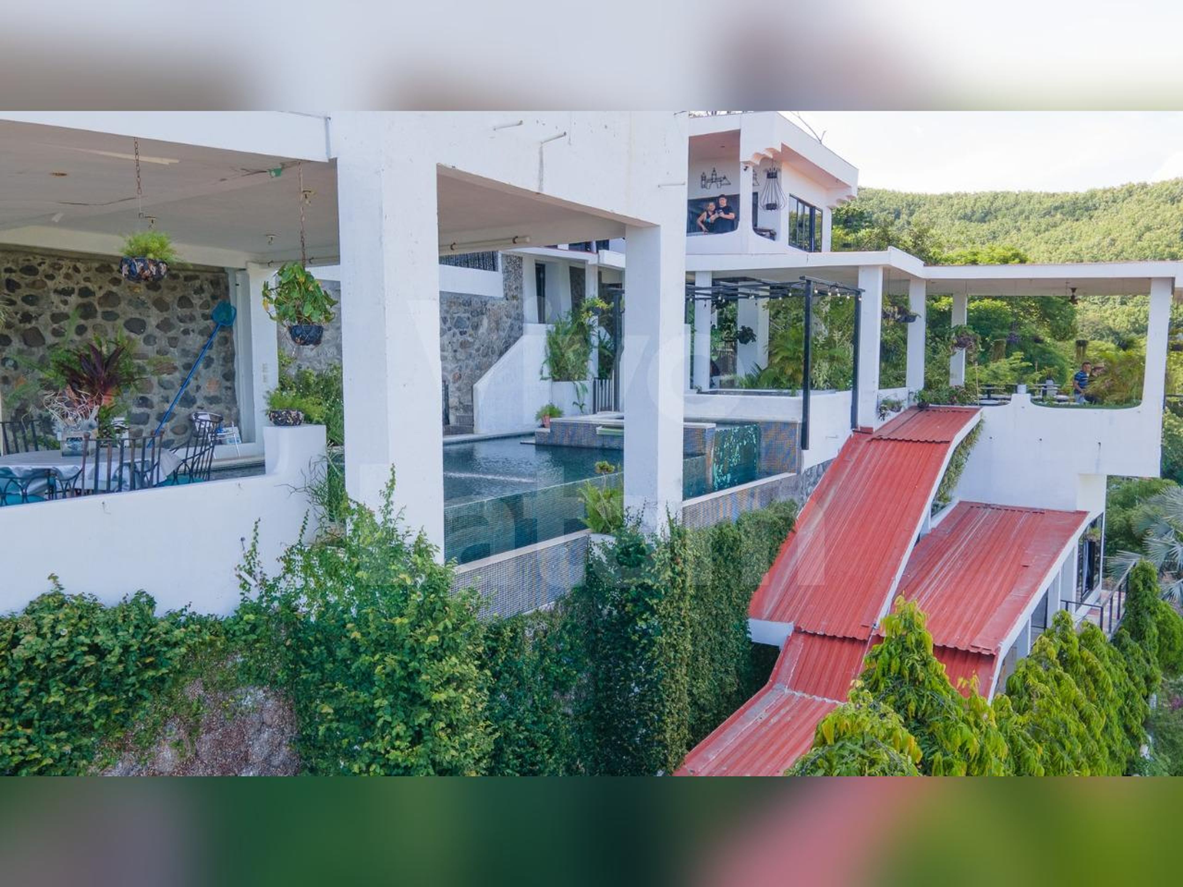 Beach home for sale in Tamanique