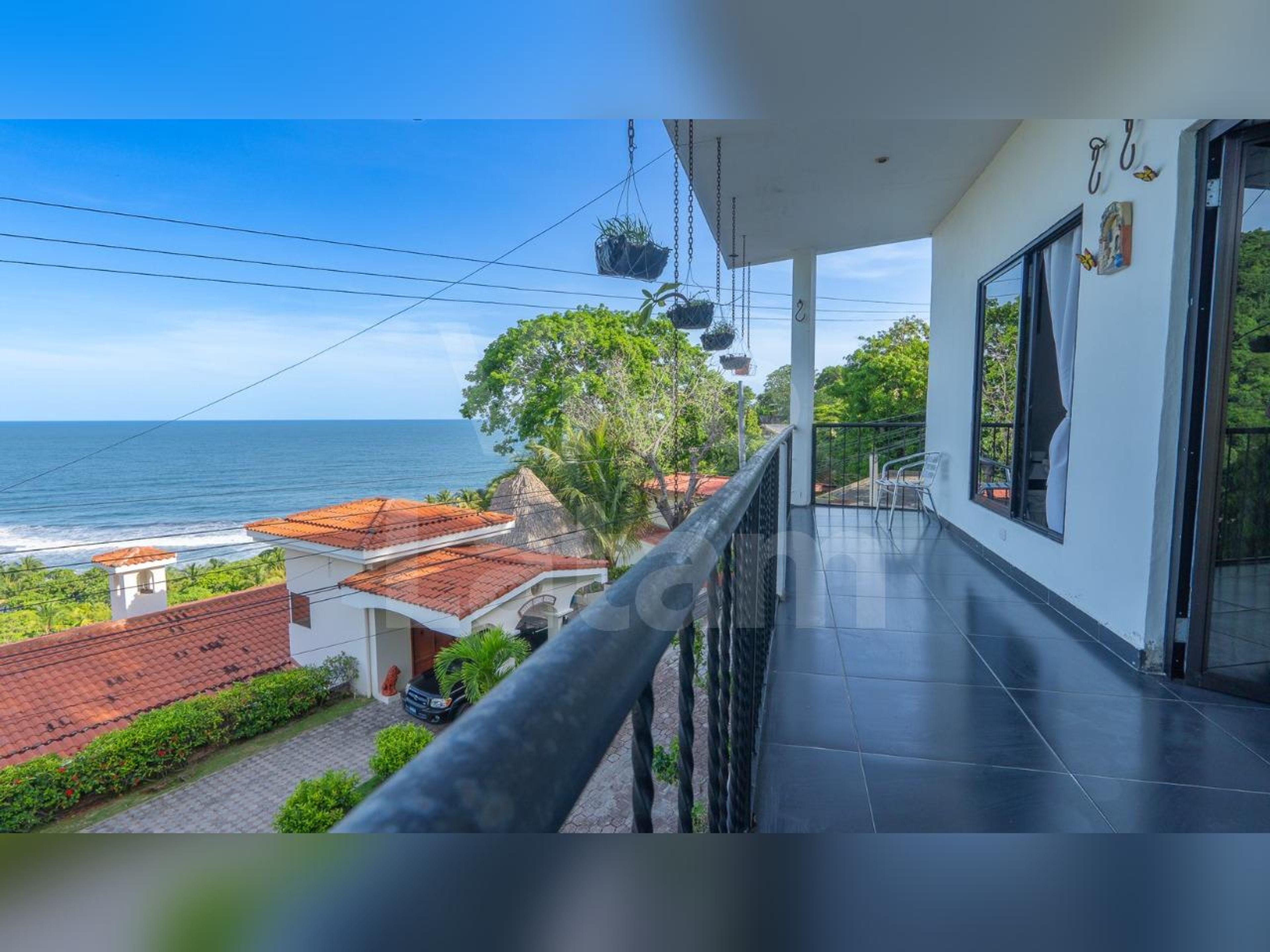 Beach home for sale in Tamanique