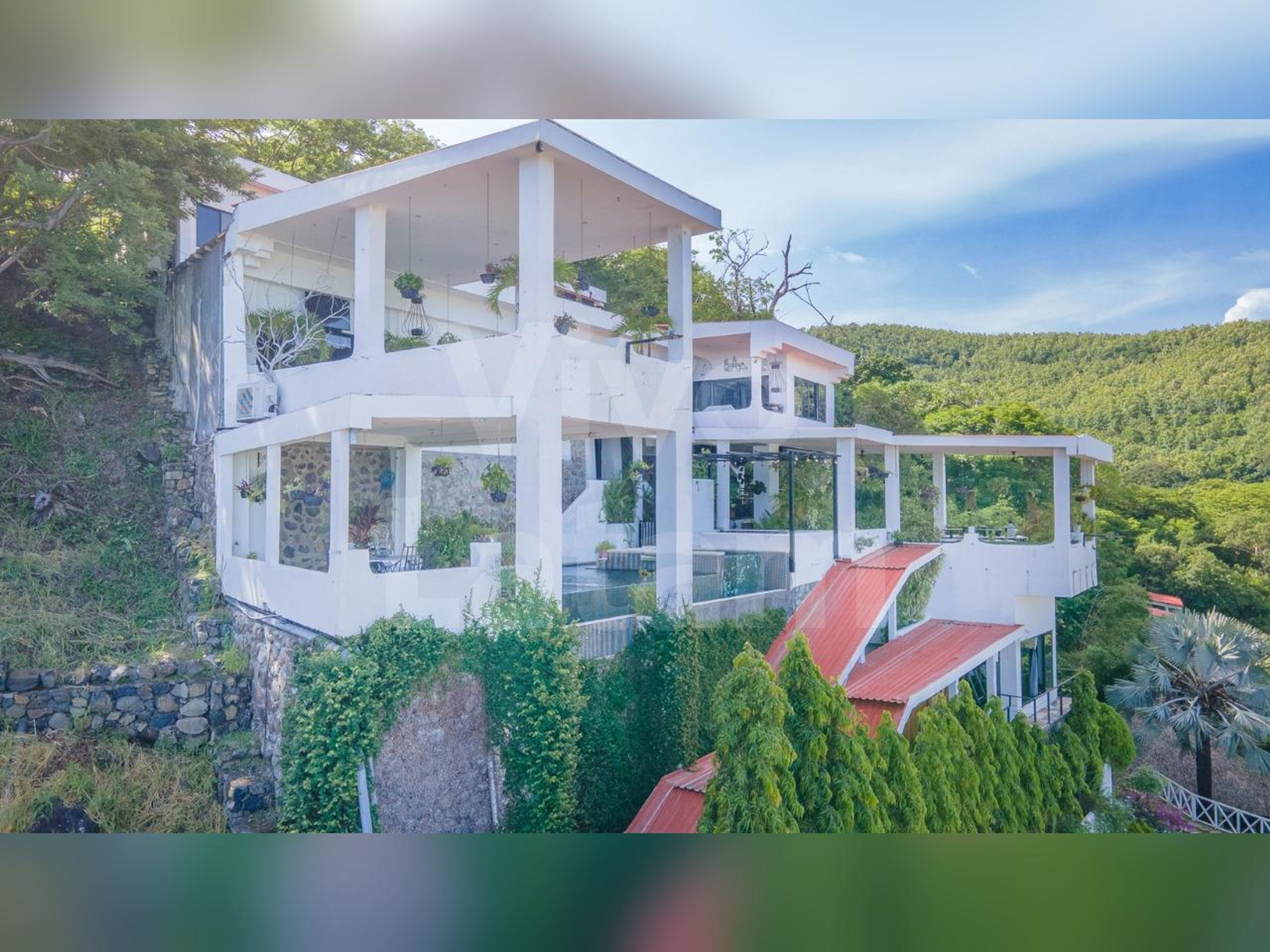 Beach home for sale in Tamanique