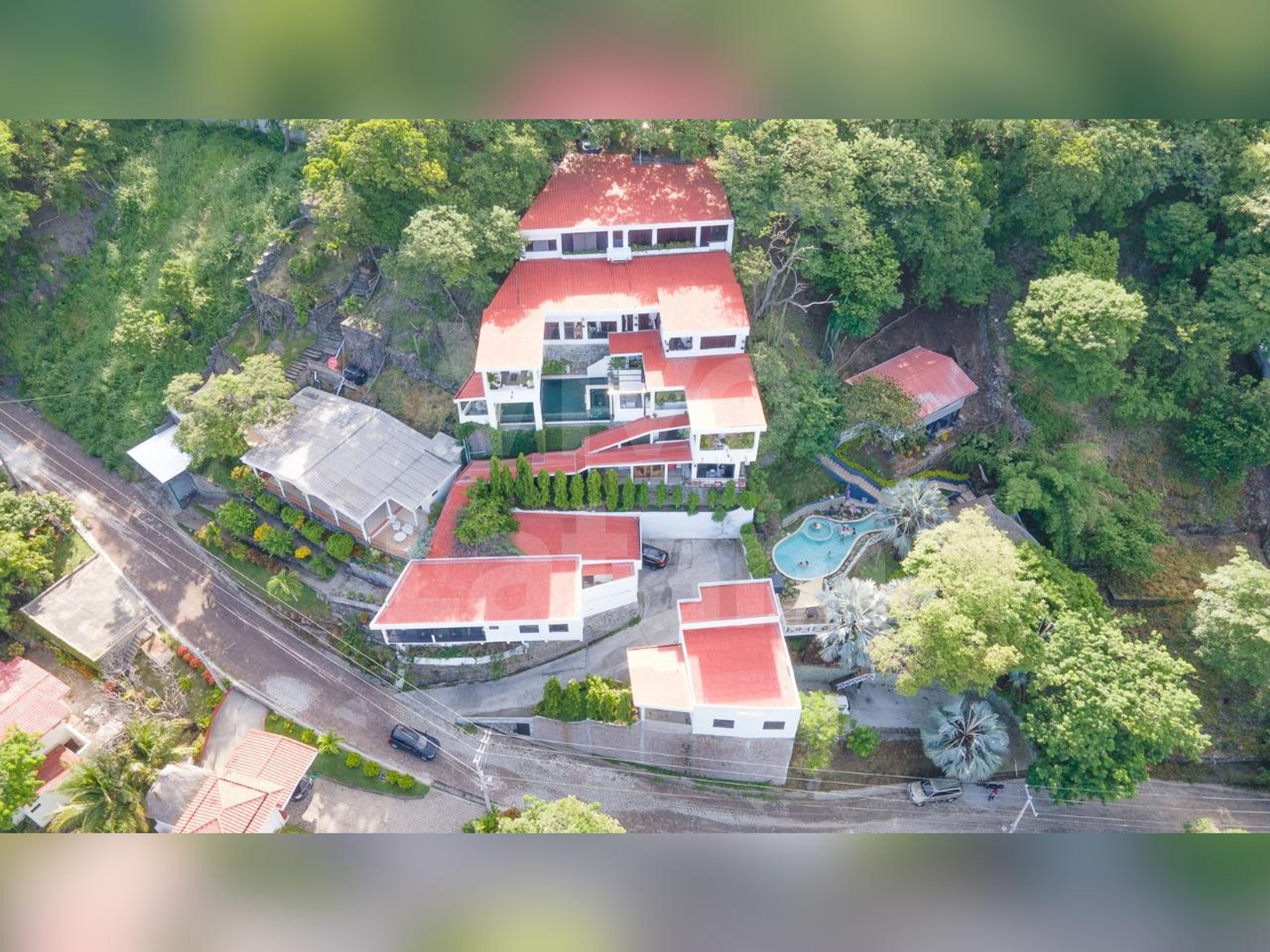 Beach home for sale in Tamanique