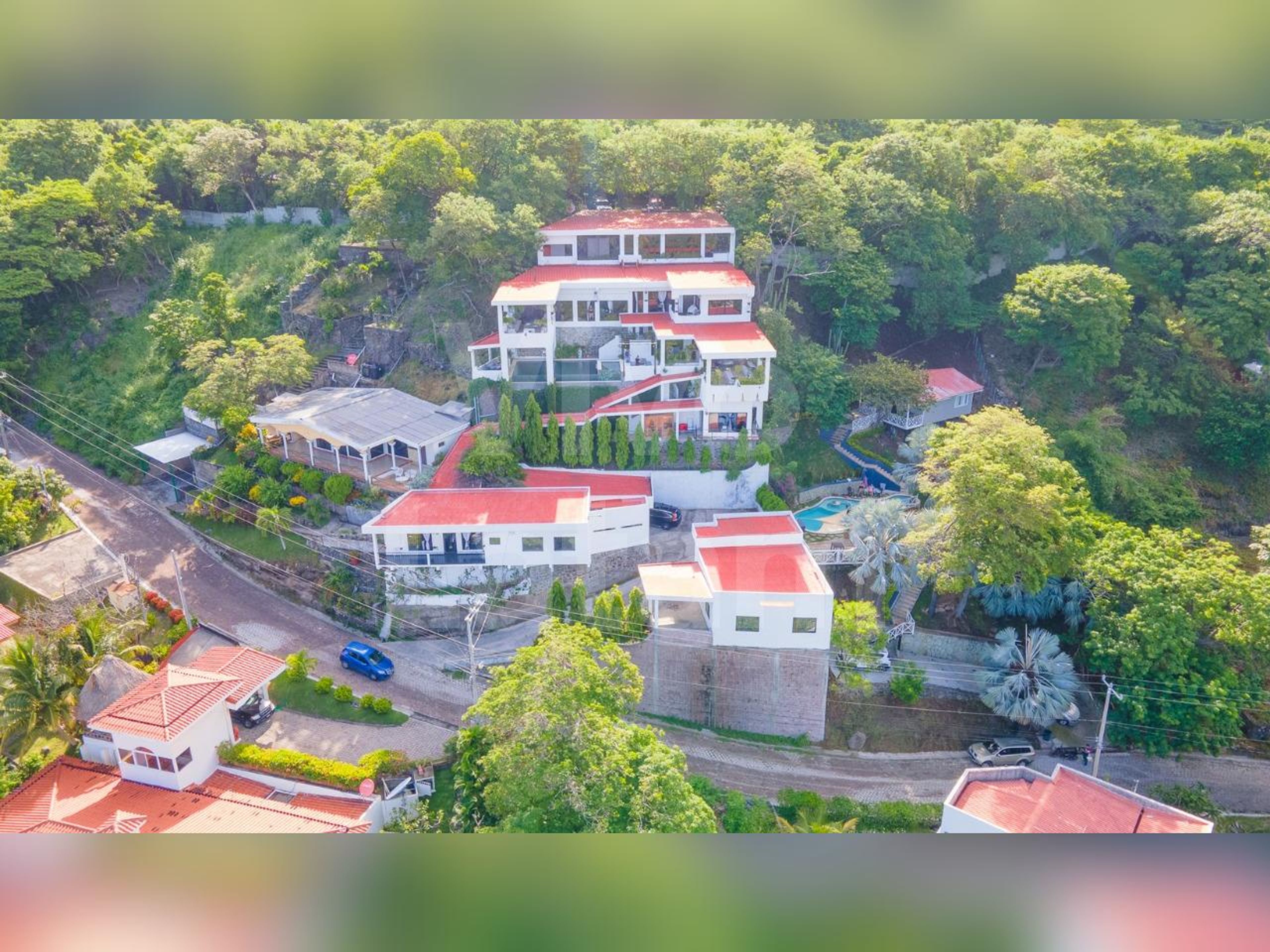 Beach home for sale in Tamanique