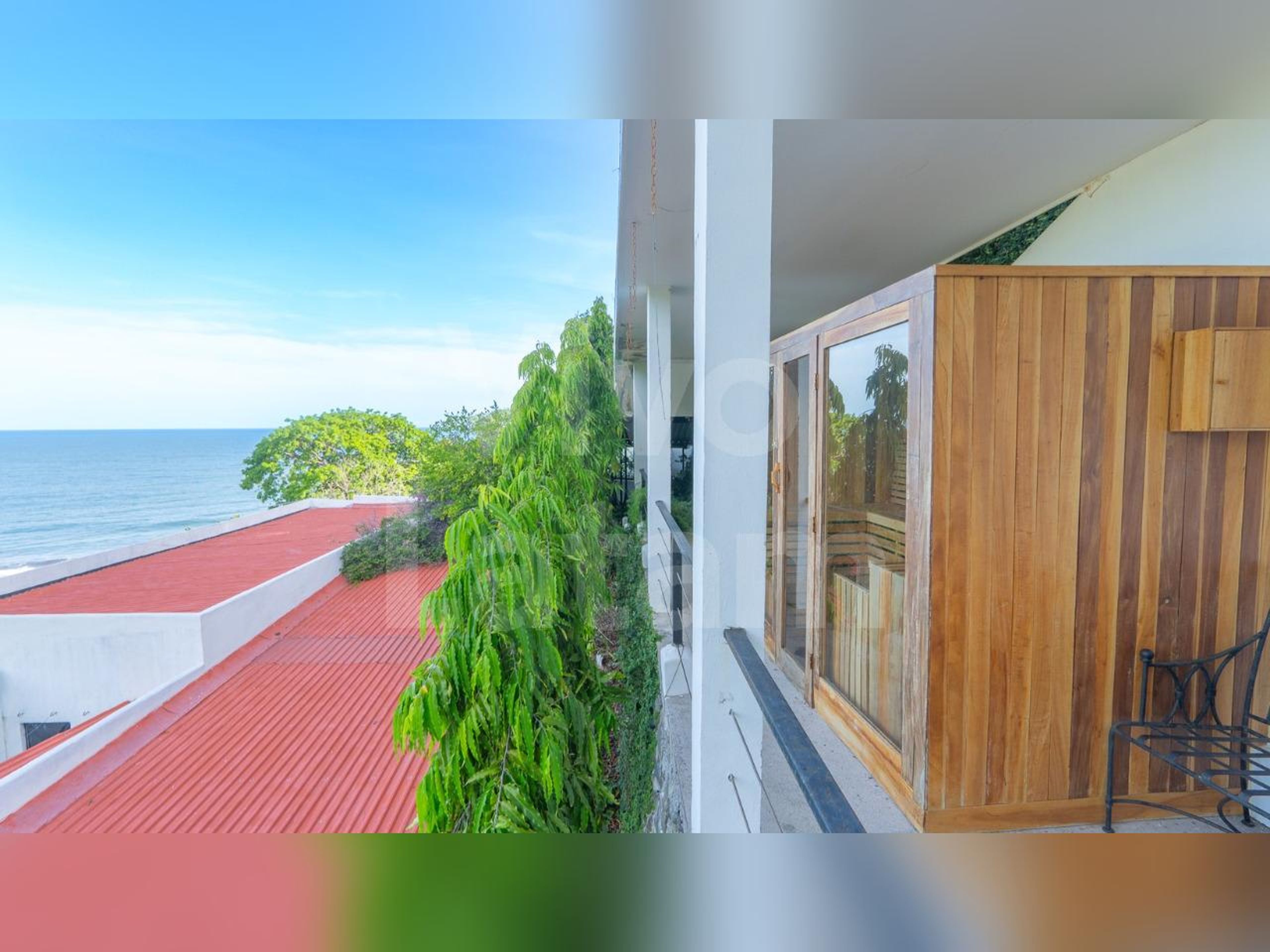 Beach home for sale in Tamanique