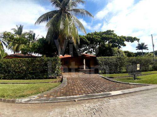 Casa en venta en Acajutla
