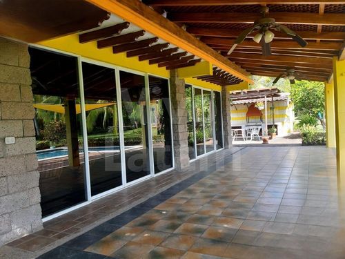 Casa en venta en Acajutla