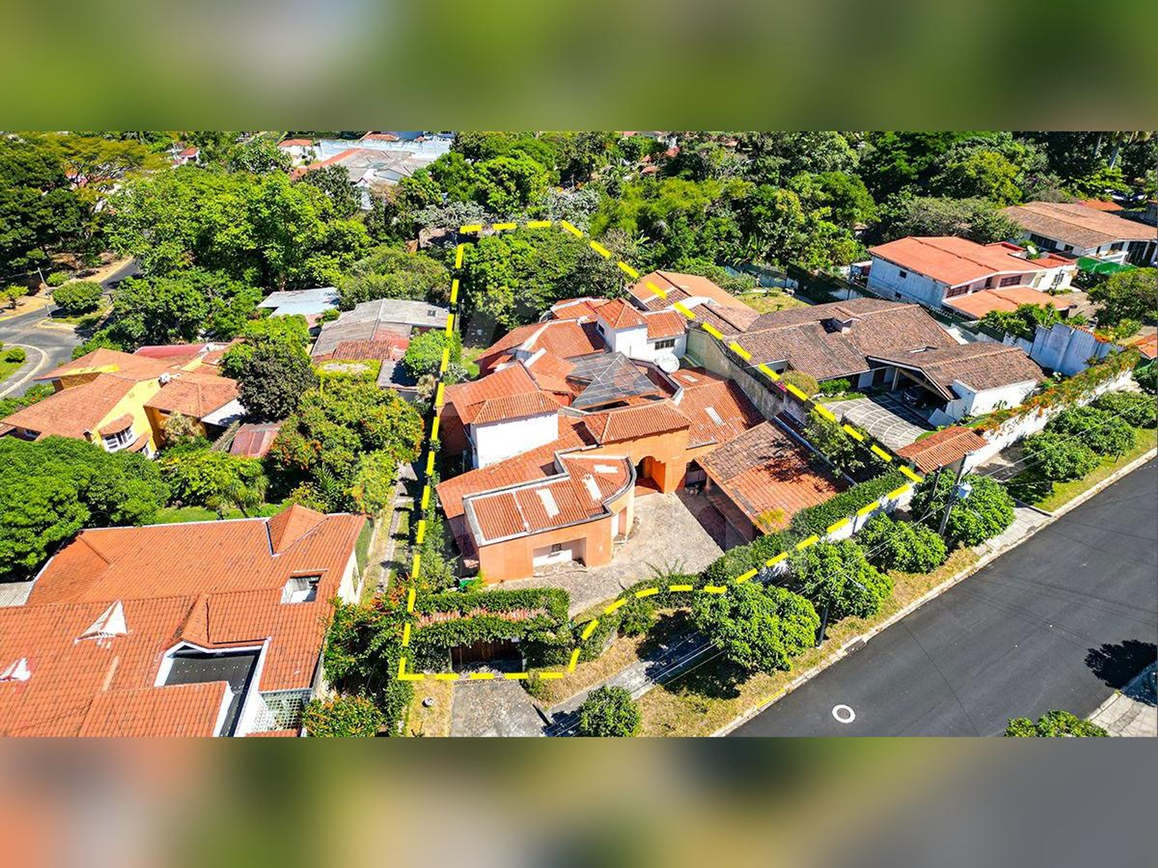 Casa en venta y alquiler en Lomas de Altamira