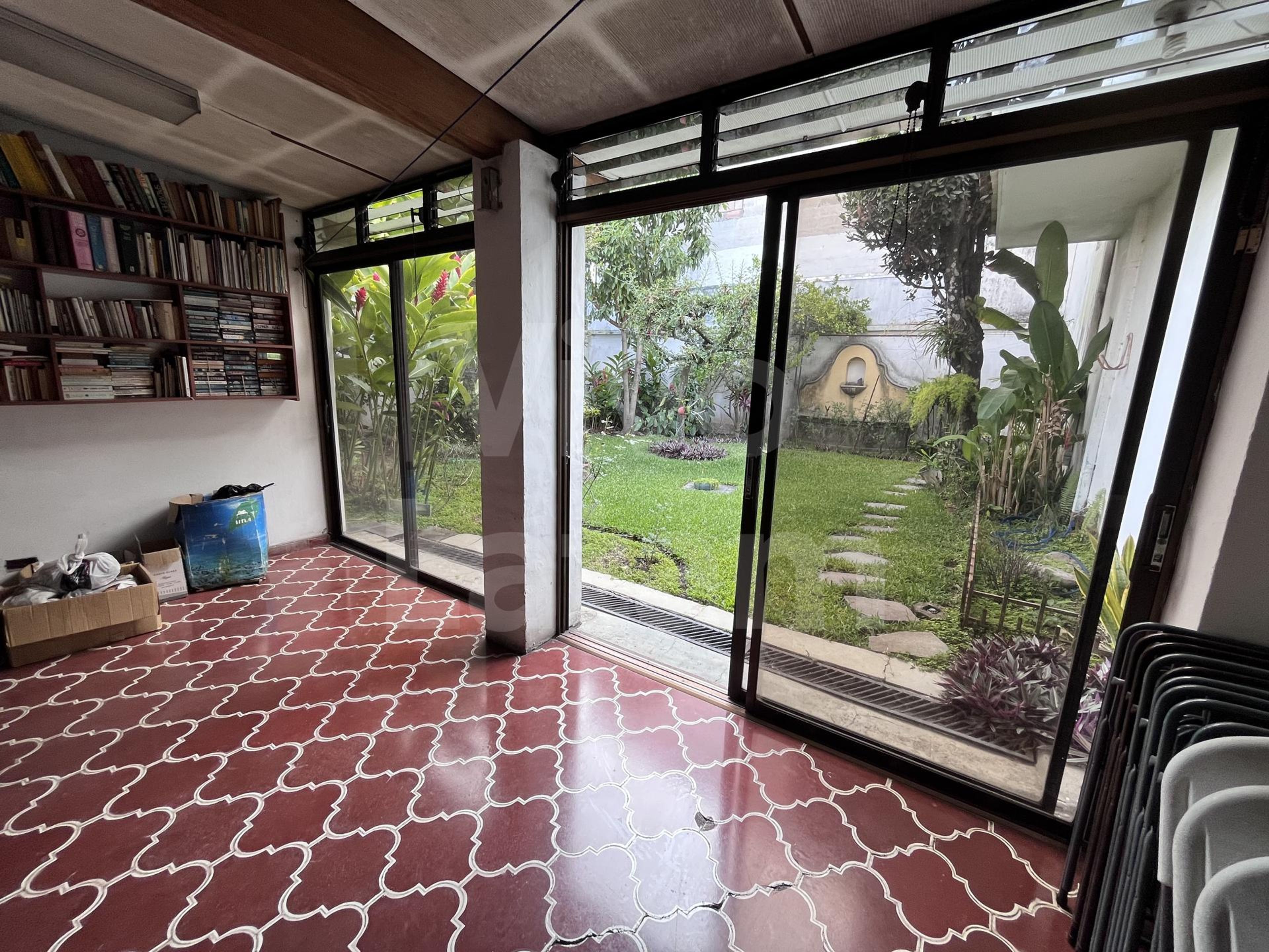 Casa en alquiler en Colonia La Mascota