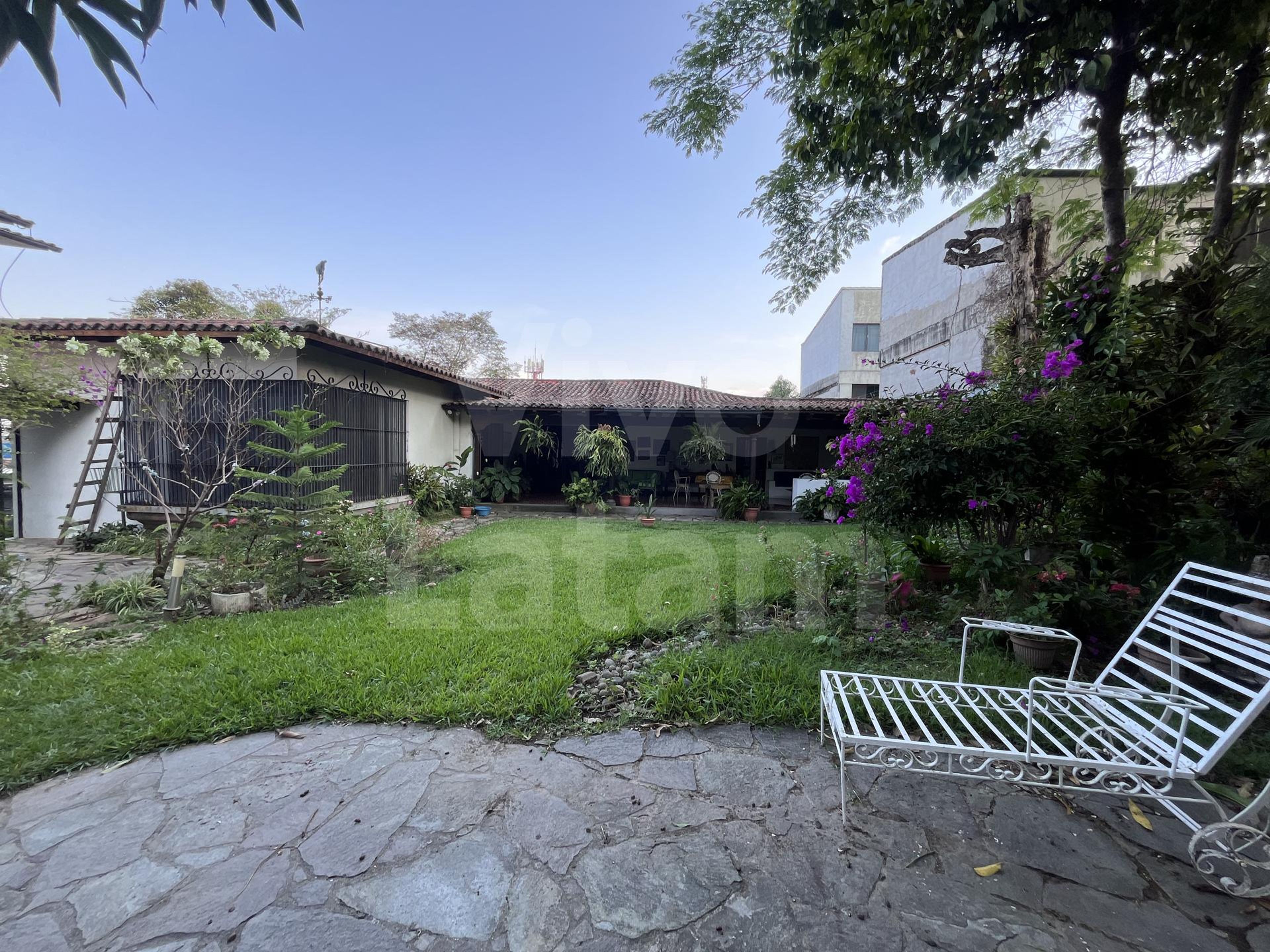 Casa en alquiler en Colonia La Mascota