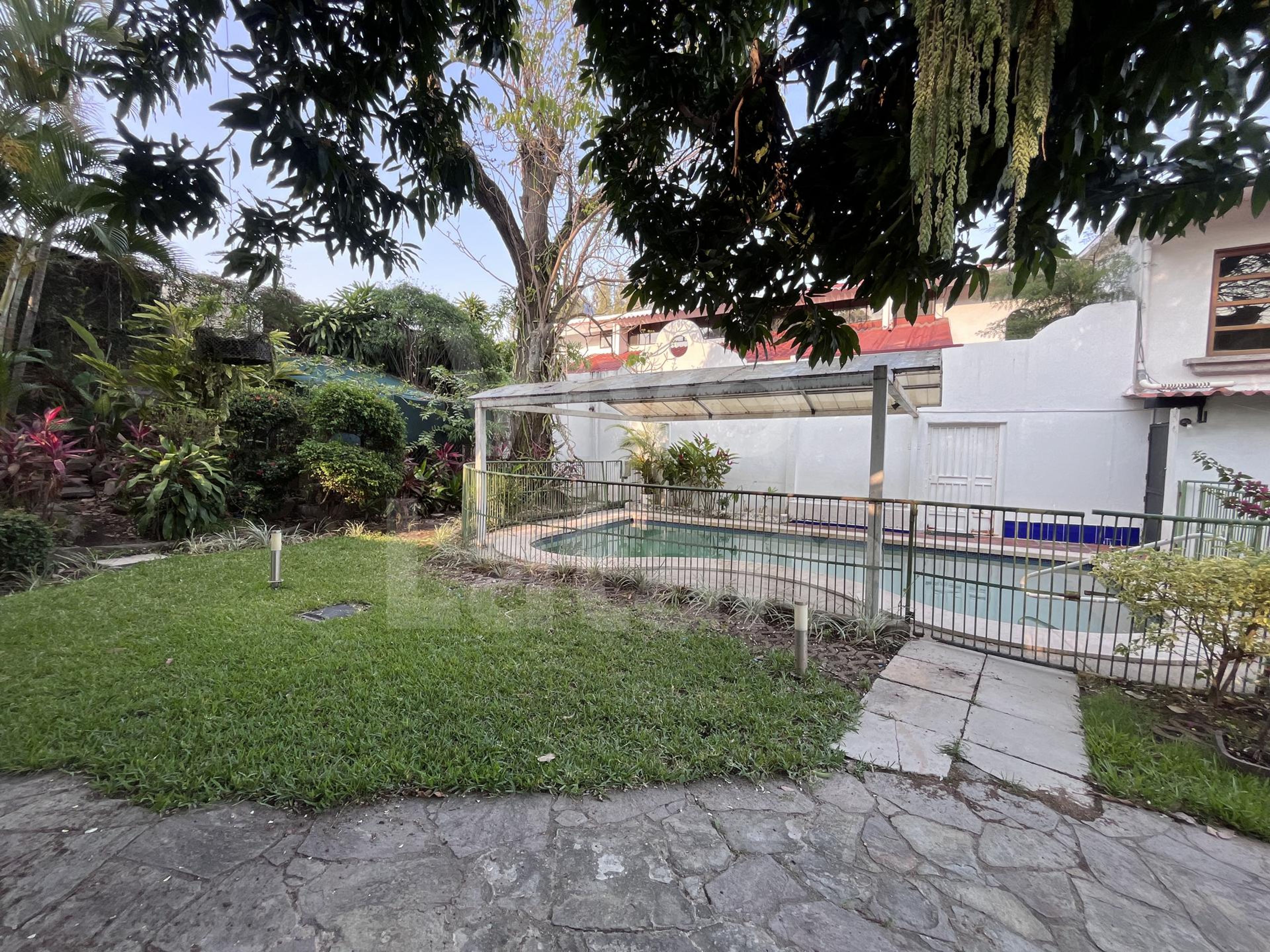 Casa en alquiler en Colonia La Mascota