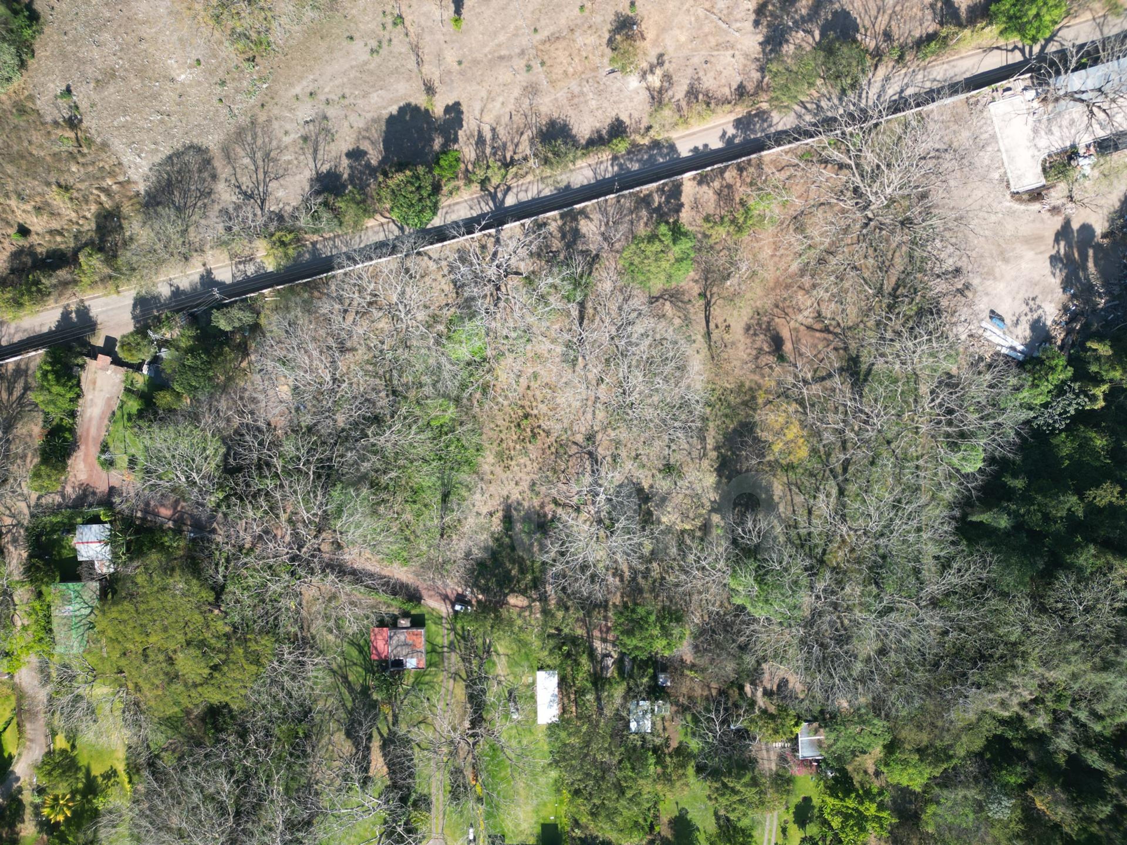 Lot for sale in Lake Coatepeque