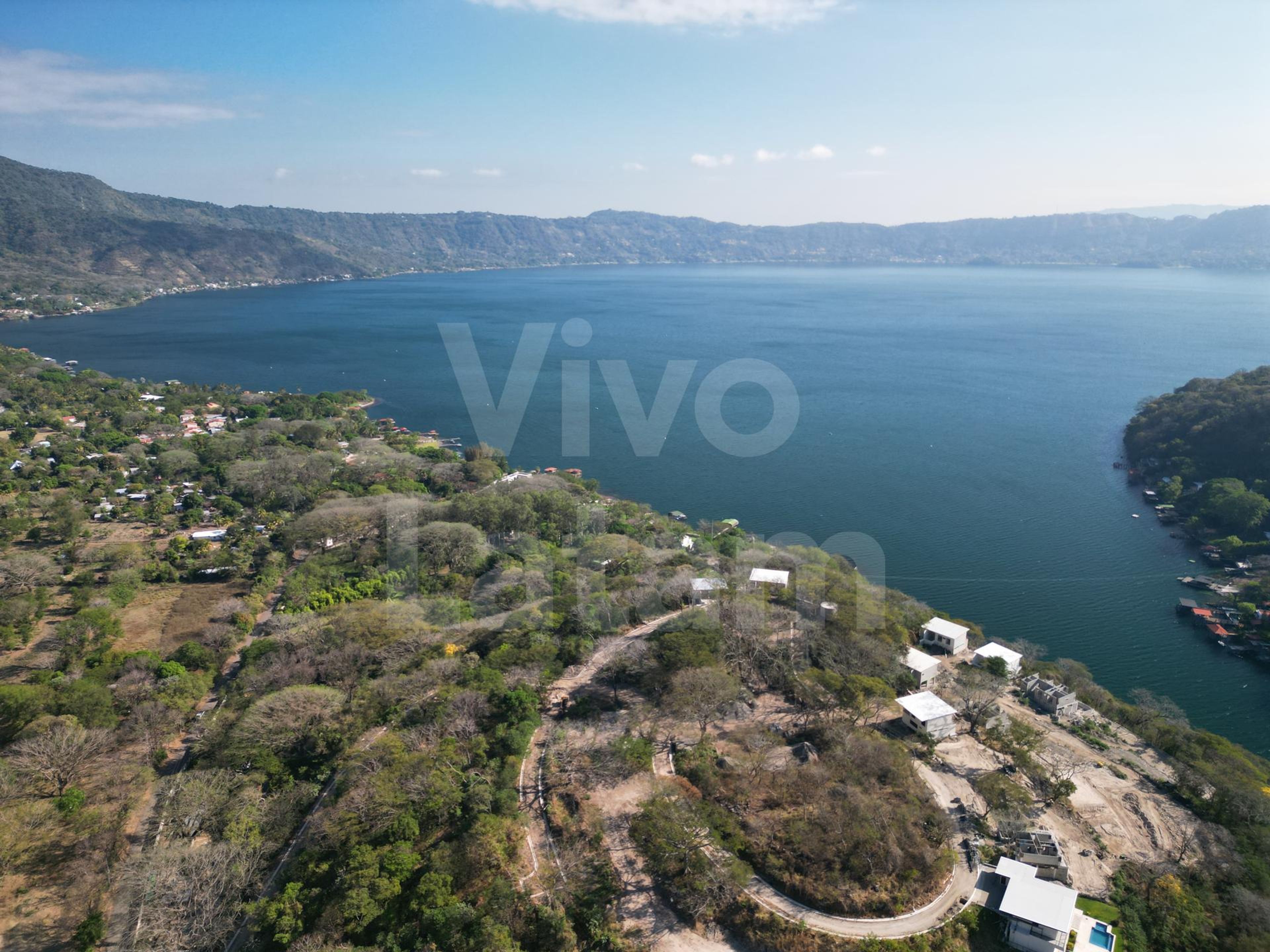 Lot for sale in Lake Coatepeque