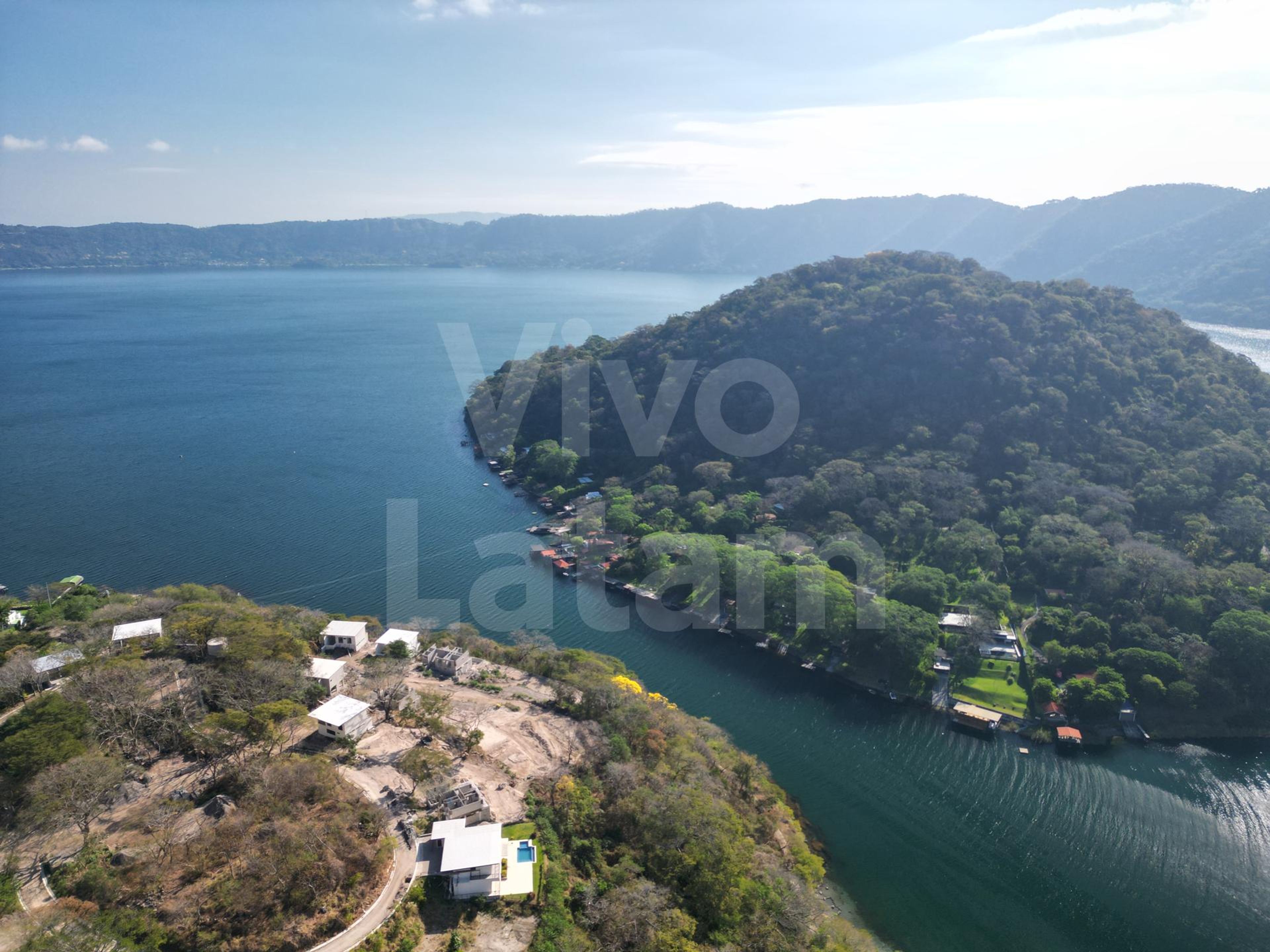 Lot for sale in Lake Coatepeque