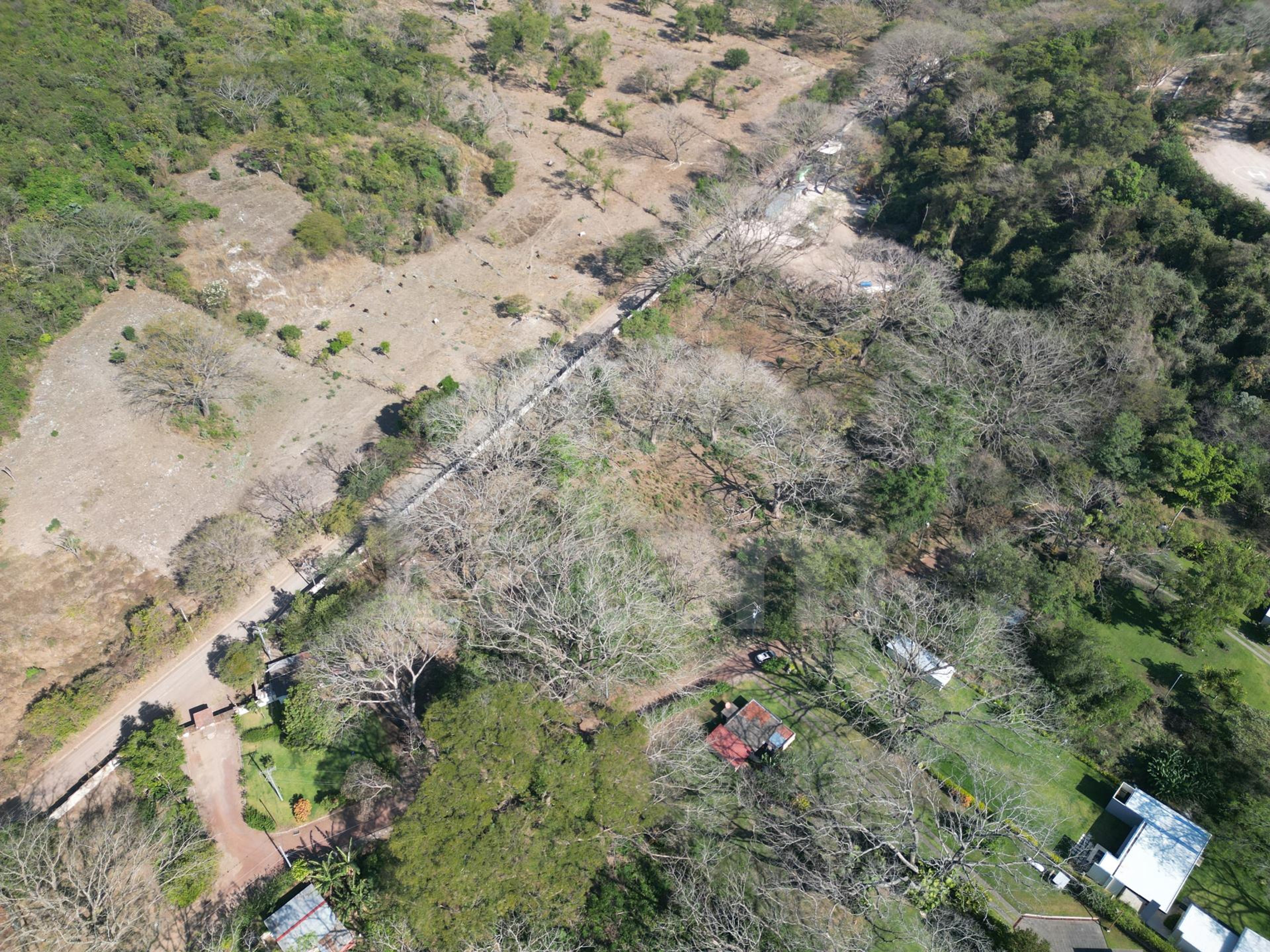 Lot for sale in Lake Coatepeque