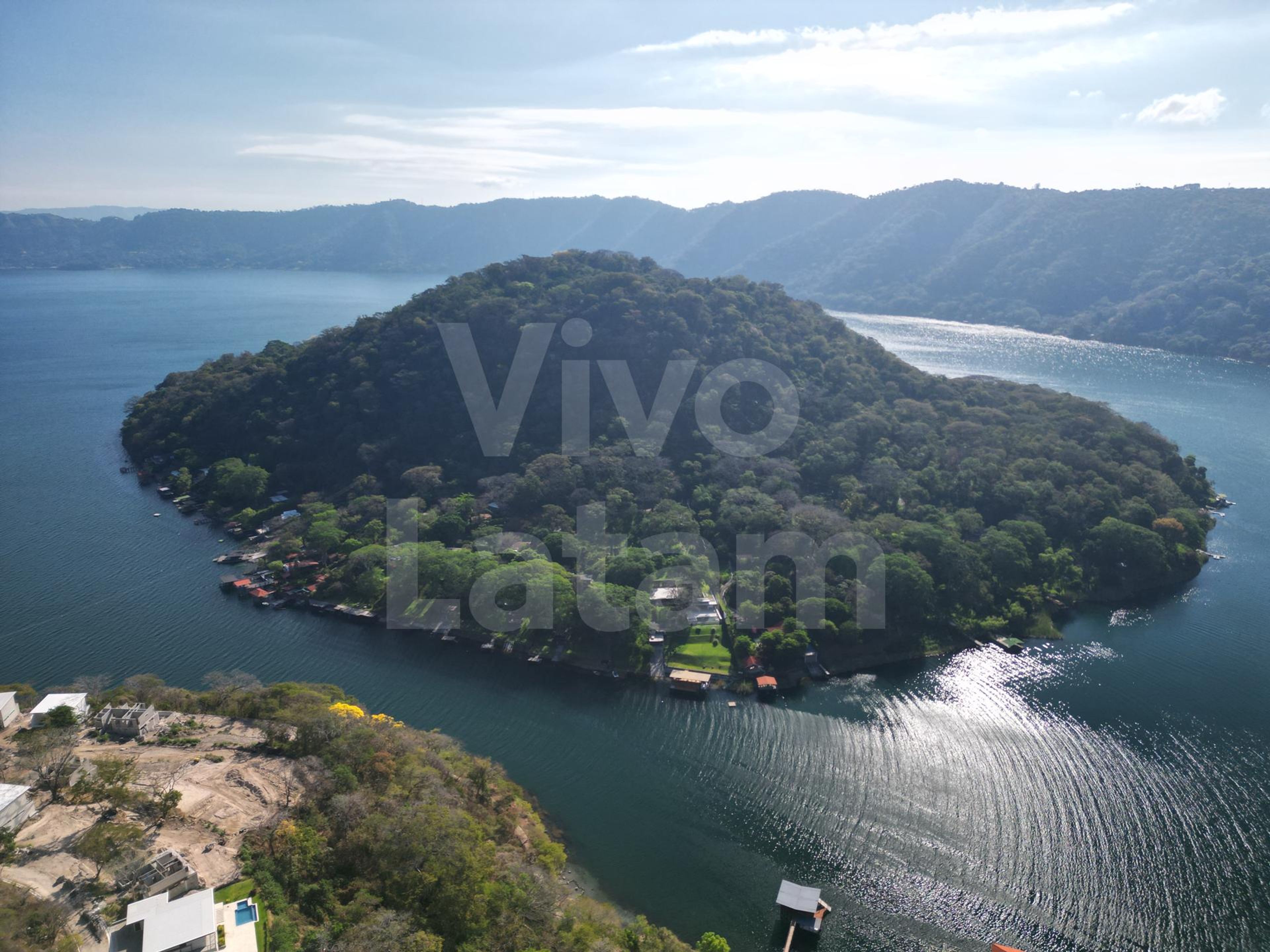 Lot for sale in Lake Coatepeque