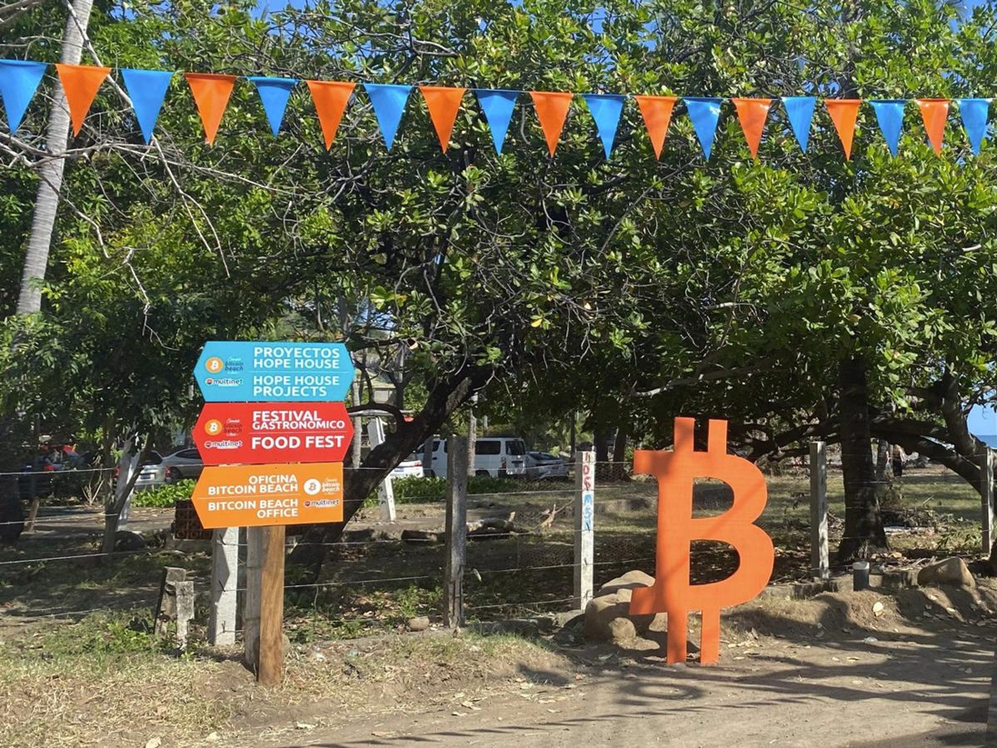 Bitcoin Beach, El Salvador