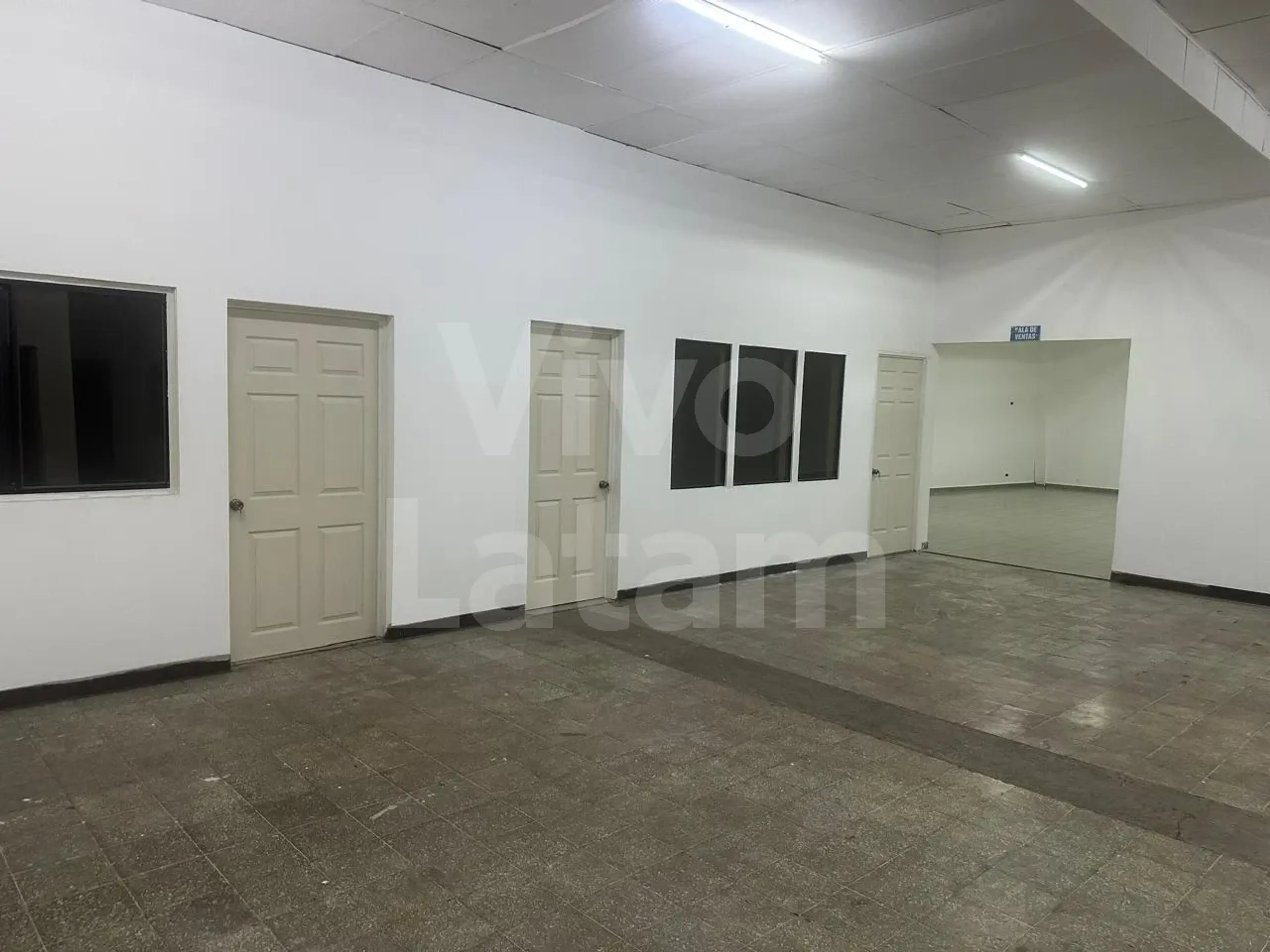 Bodega en alquiler en una excelente ubicación, en Colonia Flor Blanca, San Salvador $9,500 + IVA